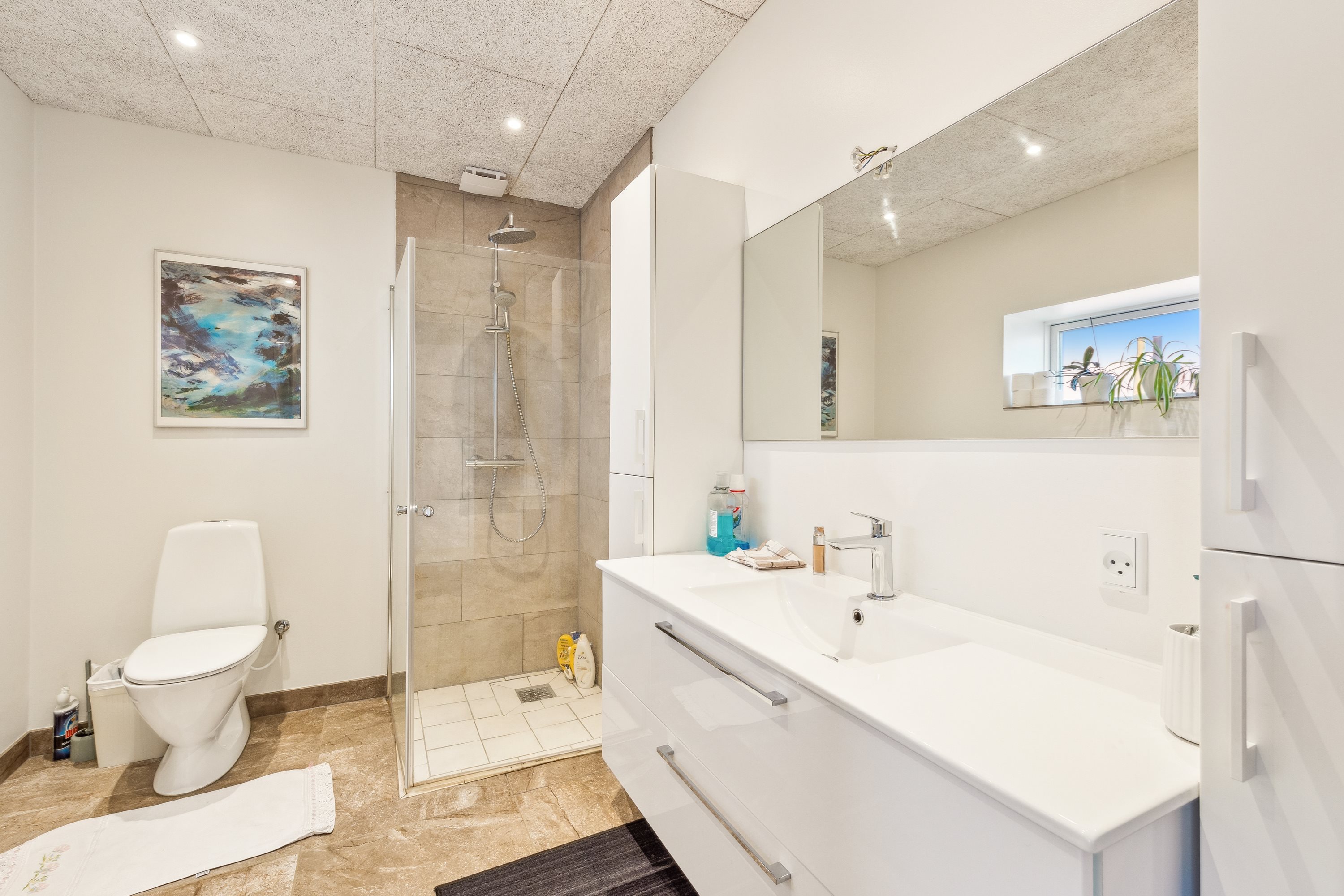 Fremhævet badeværelse billede i fuldskærmstilstand. Billede af Korreborgvej 53, Vejrum, 8830 Tjele