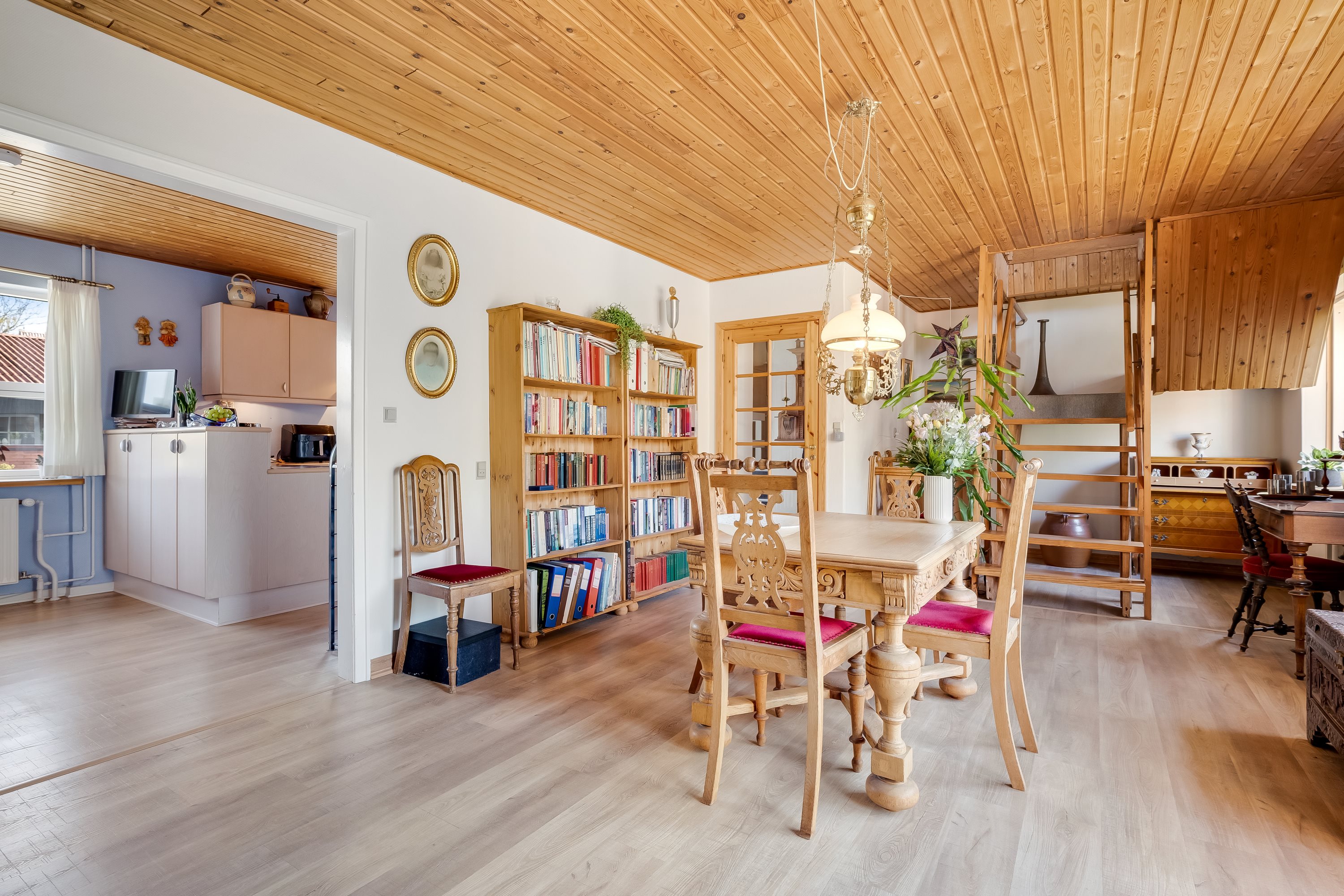 Fremhævet stue billede i fuldskærmstilstand. Billede af Rolighedsvej 8, 7620 Lemvig