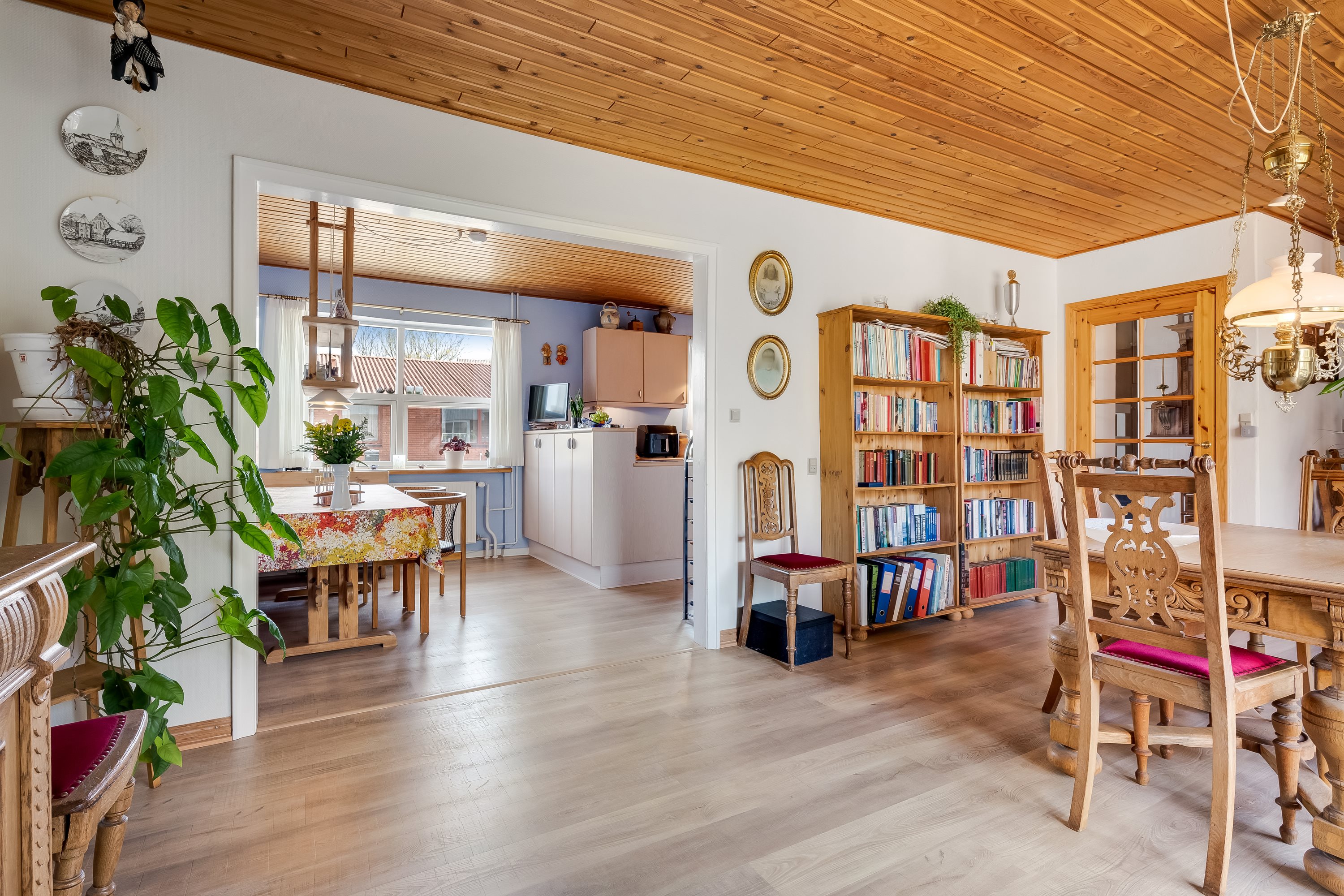 Fremhævet stue billede i fuldskærmstilstand. Billede af Rolighedsvej 8, 7620 Lemvig