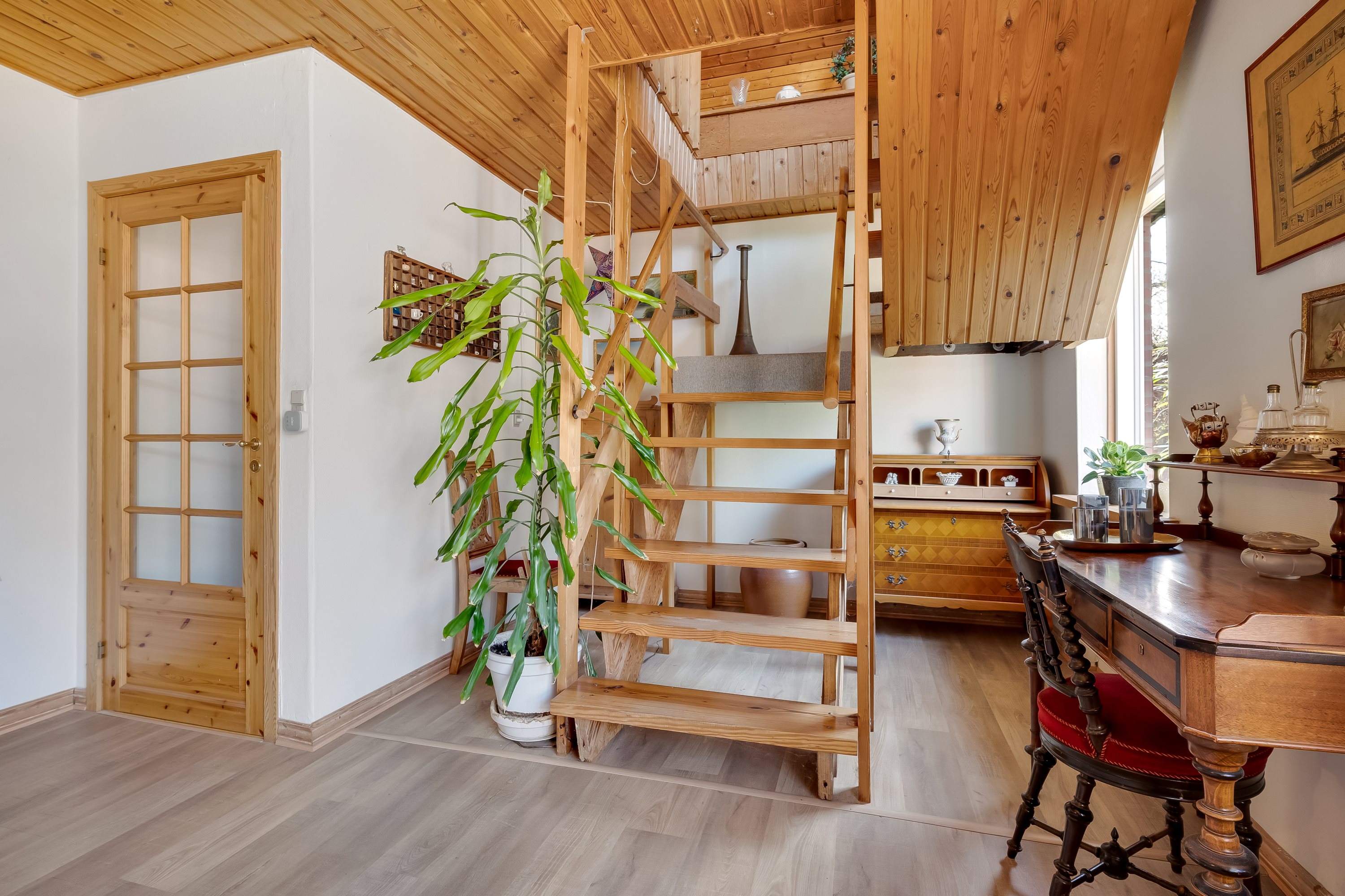 Fremhævet trappe billede i fuldskærmstilstand. Billede af Rolighedsvej 8, 7620 Lemvig