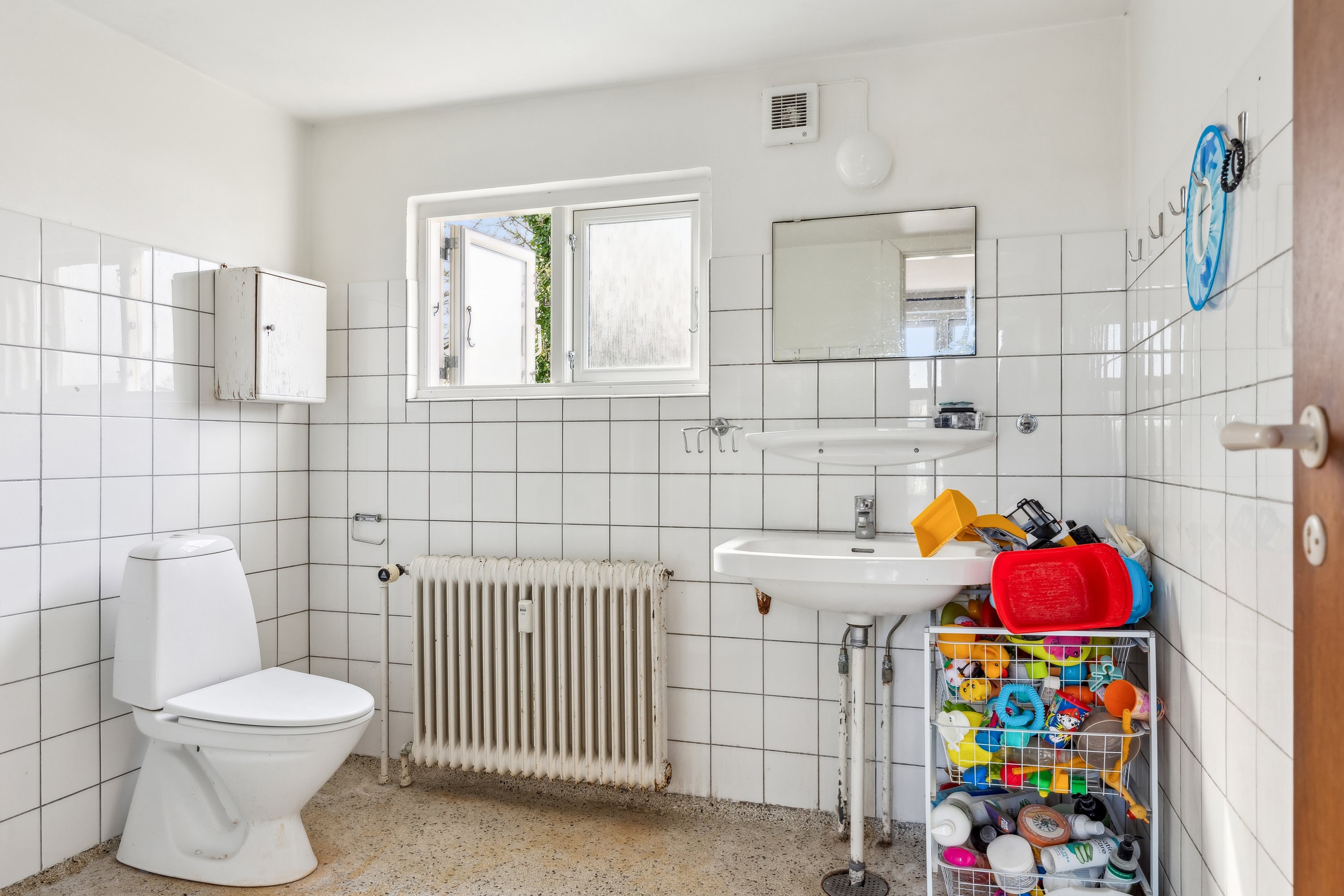 Fremhævet badeværelse billede i fuldskærmstilstand. Billede af Nørregade 10, 4534 Hørve