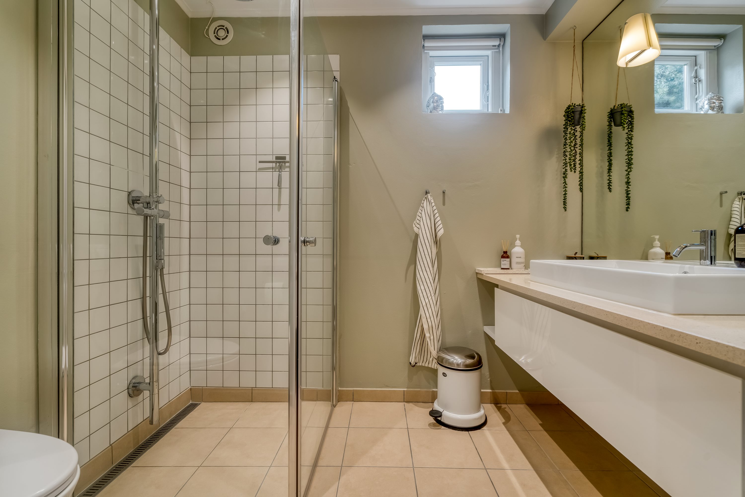 Fremhævet  billede i fuldskærmstilstand. Billede af Solbakkevej 8, 3050 Humlebæk