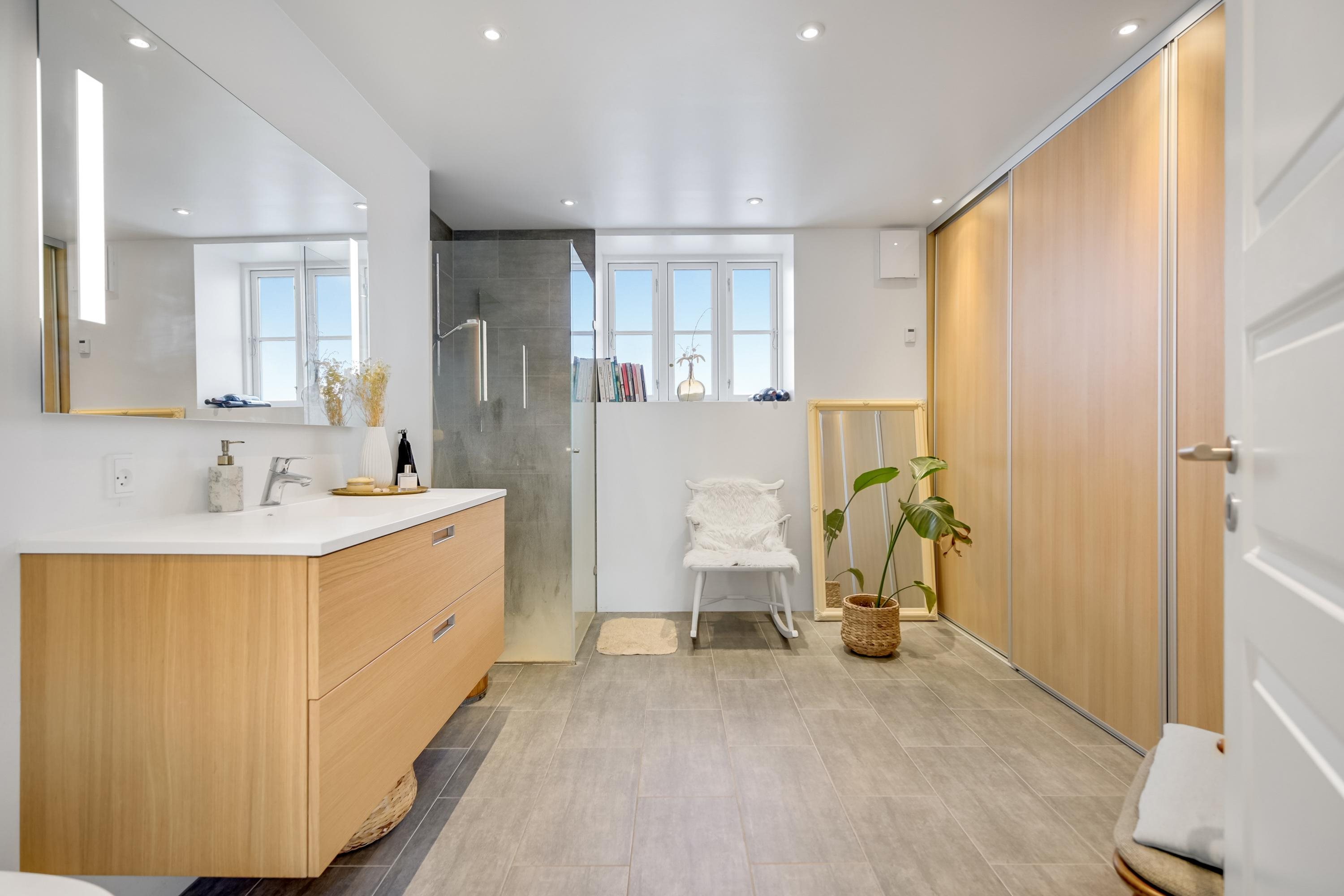 Fremhævet badeværelse billede i fuldskærmstilstand. Billede af Tordenskjoldsgade 84, kld.., Trøjborg, 8200 Aarhus N