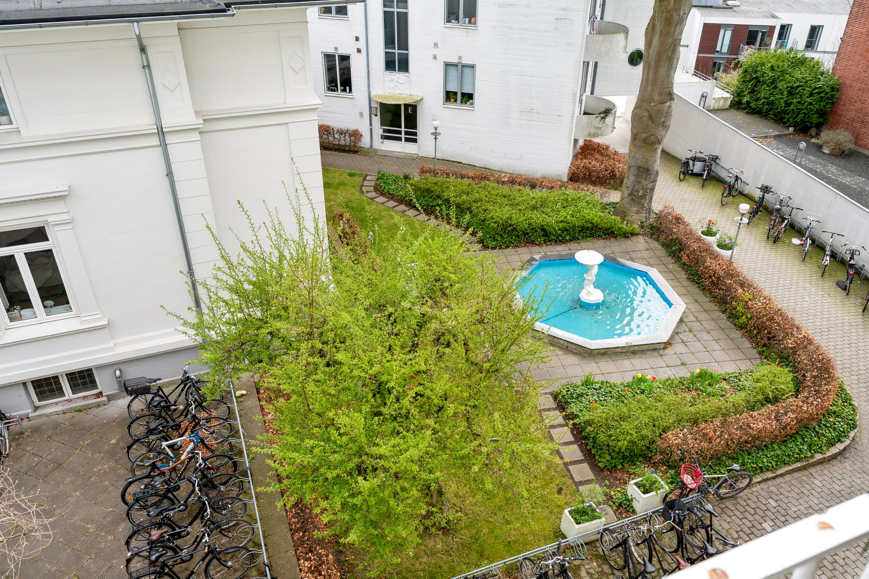 Fremhævet gårdmiljø billede i fuldskærmstilstand. Billede af Skovvejen 44C, 2. th., 8000 Aarhus C