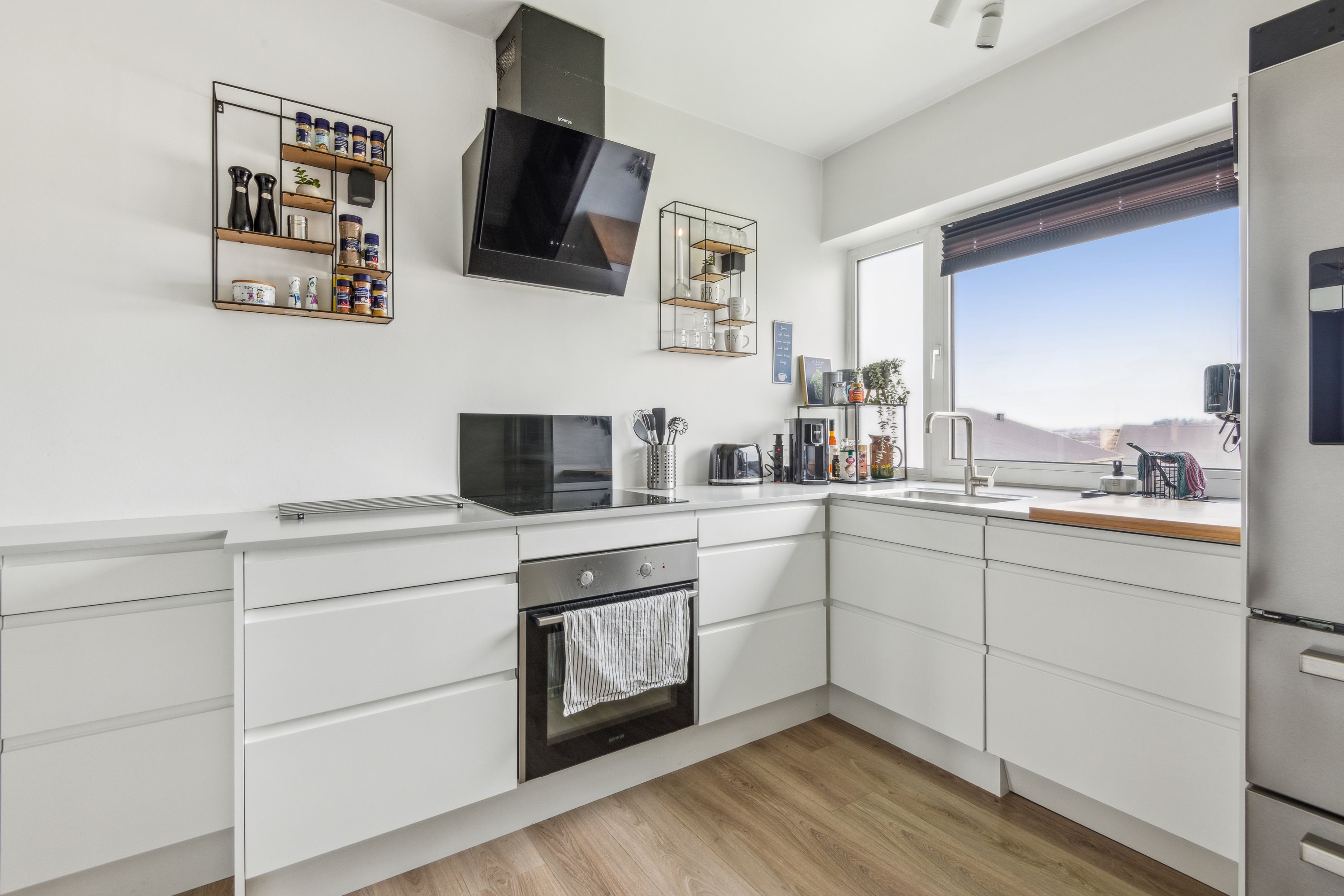 Fremhævet køkken billede i fuldskærmstilstand. Billede af Hobrovej 93, 2. tv., 9000 Aalborg