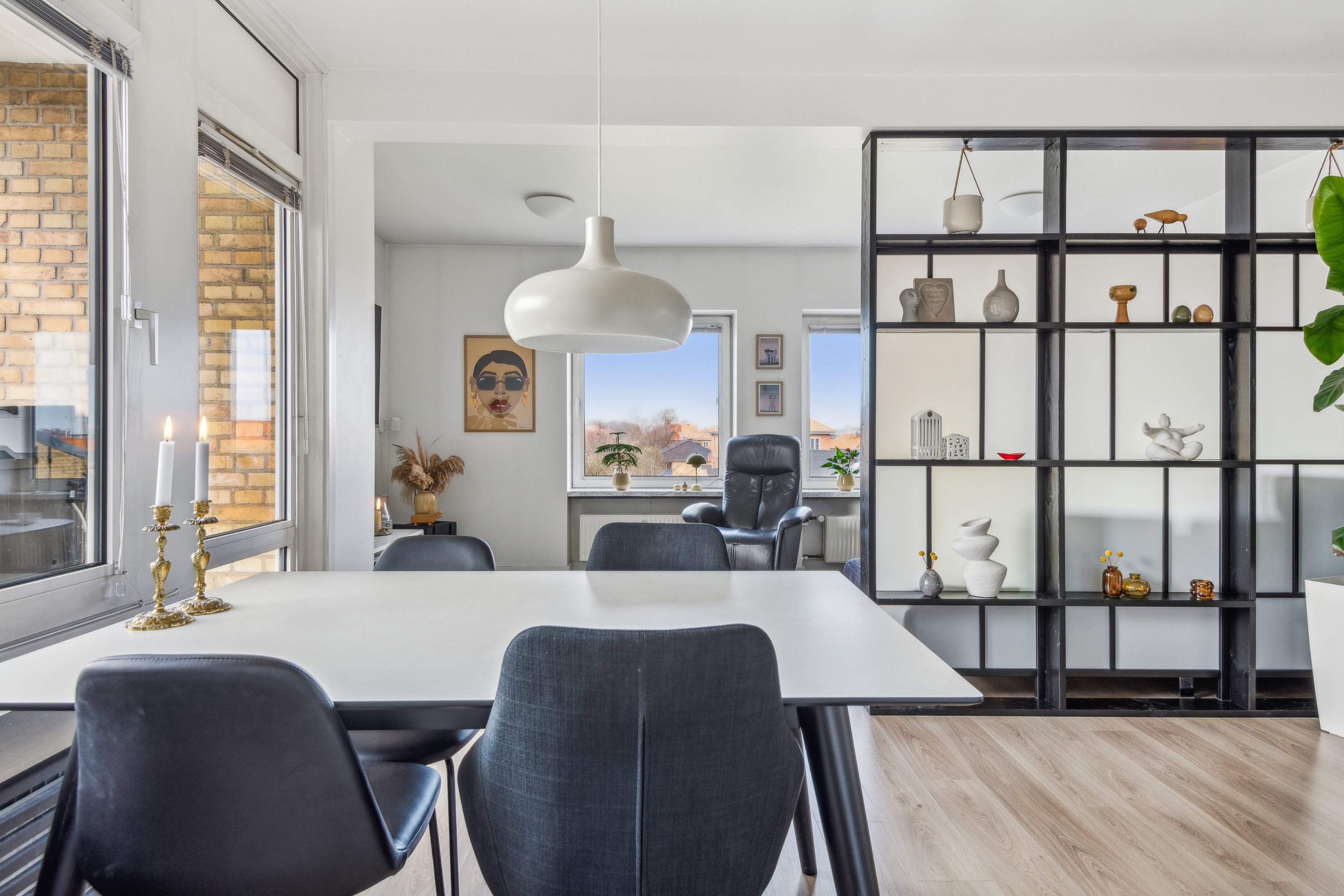 Fremhævet stue billede i fuldskærmstilstand. Billede af Hobrovej 93, 2. tv., 9000 Aalborg