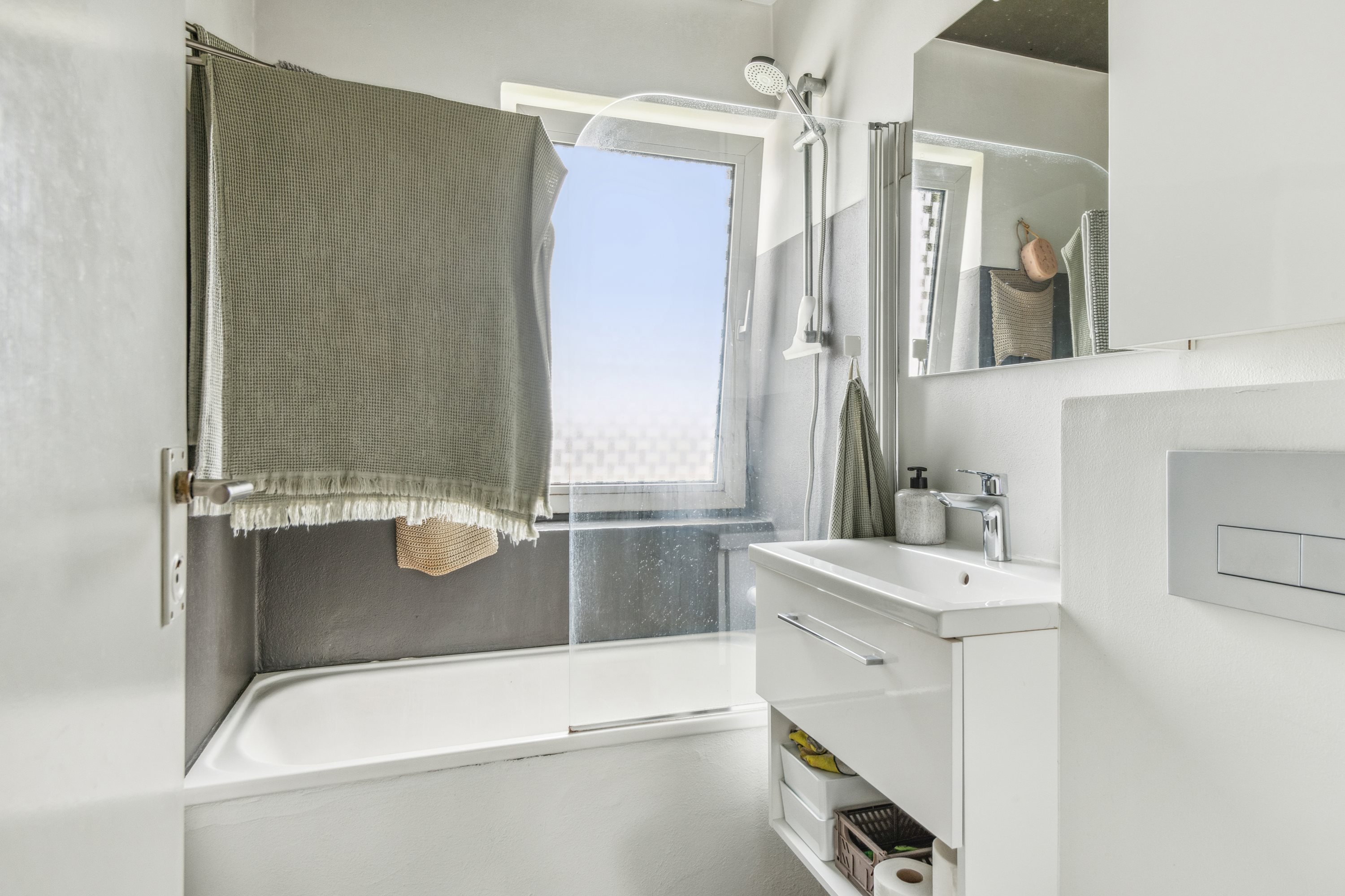 Fremhævet badeværelse billede i fuldskærmstilstand. Billede af Hobrovej 93, 2. tv., 9000 Aalborg