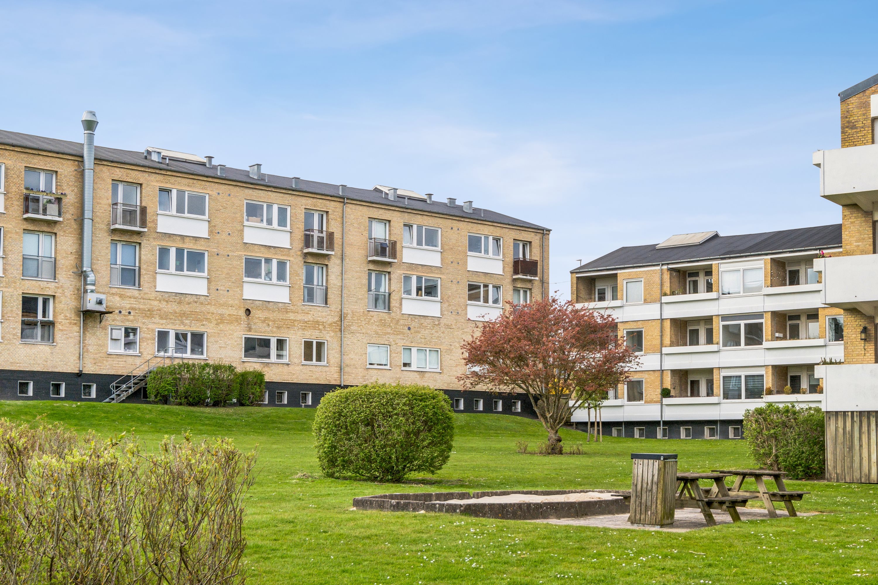 Fremhævet ejendom 1 billede i fuldskærmstilstand. Billede af Hobrovej 93, 2. tv., 9000 Aalborg