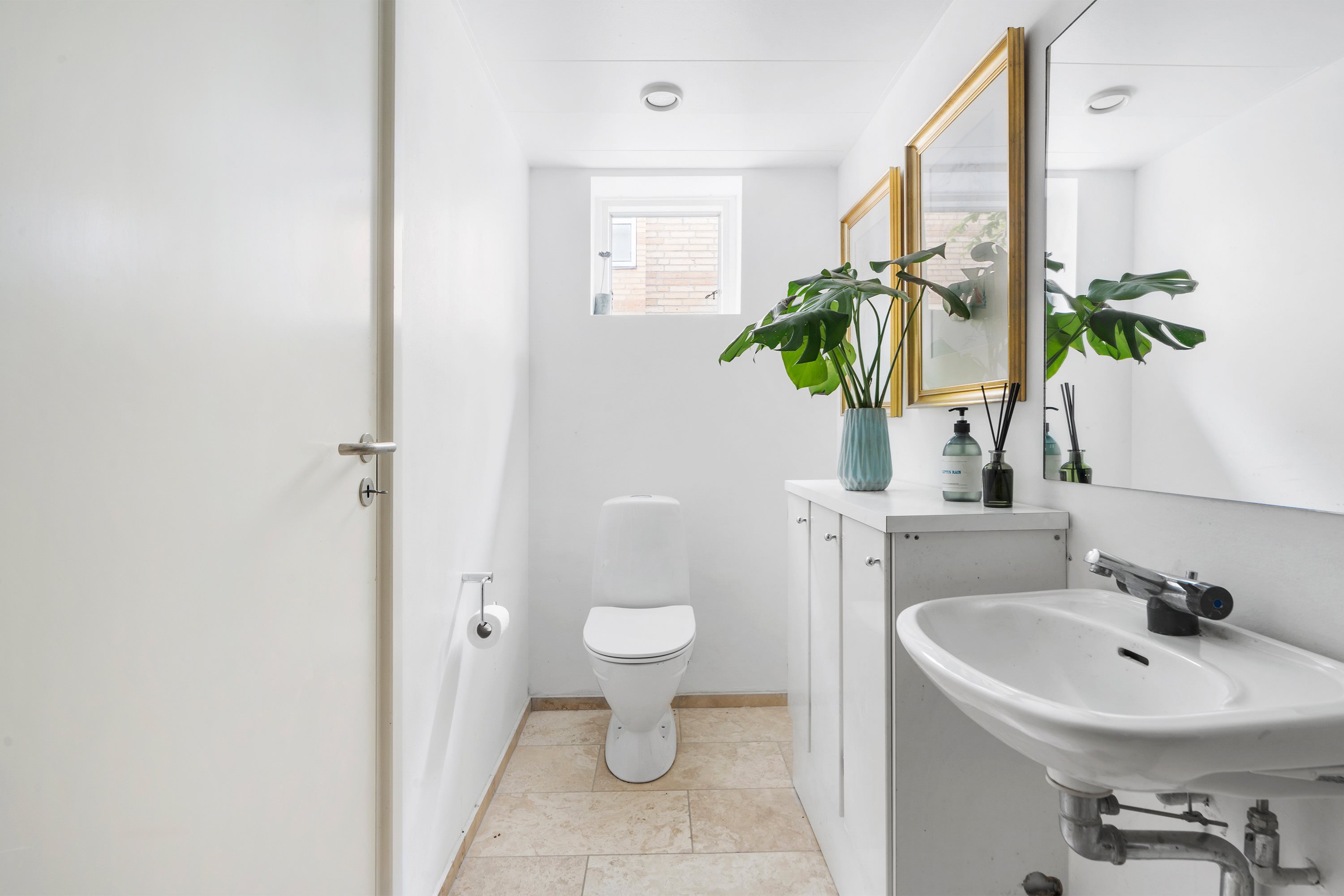 Fremhævet  billede i fuldskærmstilstand. Billede af Dalsgaardsvej 24, 2930 Klampenborg