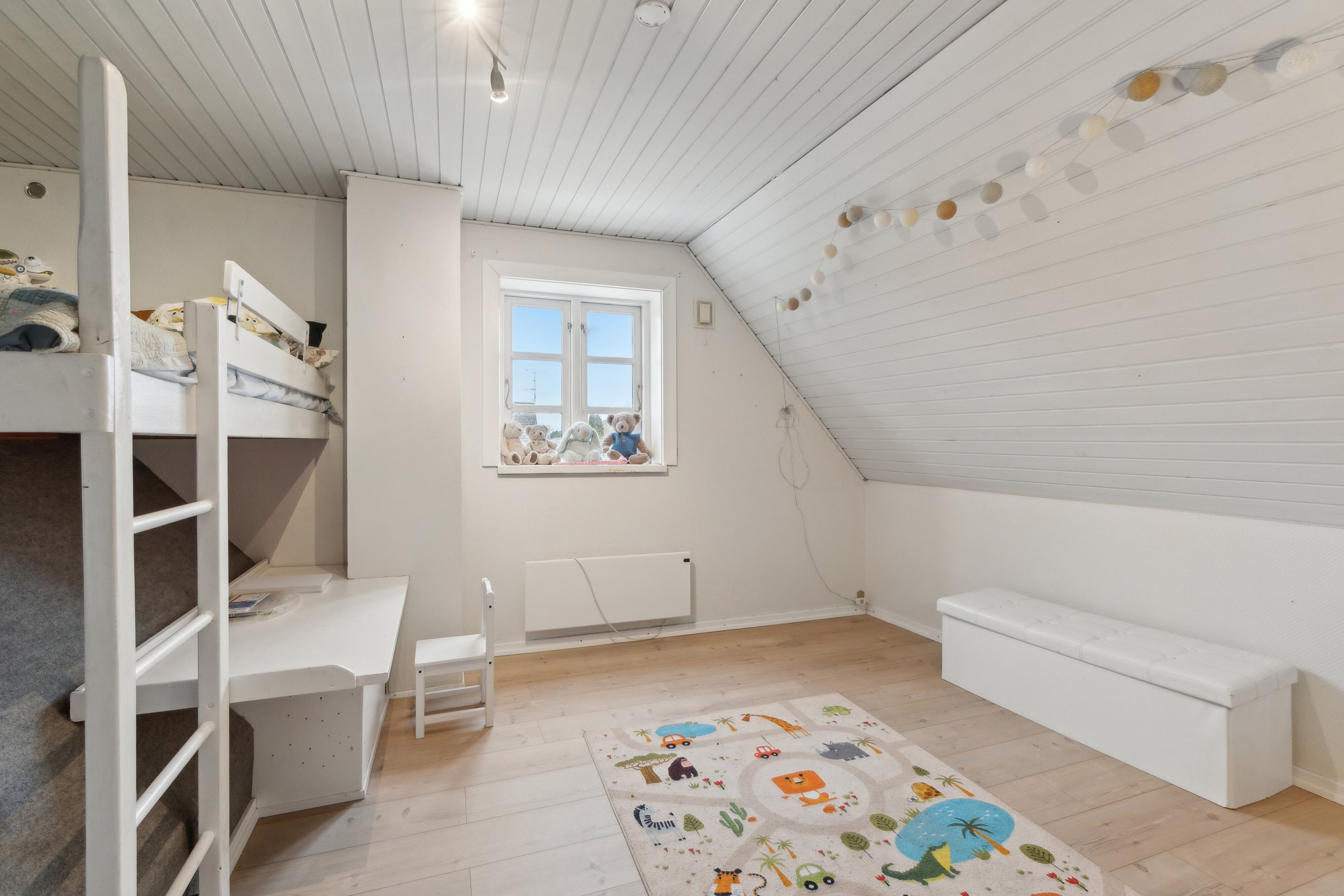 Fremhævet soveværelse billede i fuldskærmstilstand. Billede af Risbjerggårds Alle 13, 2650 Hvidovre