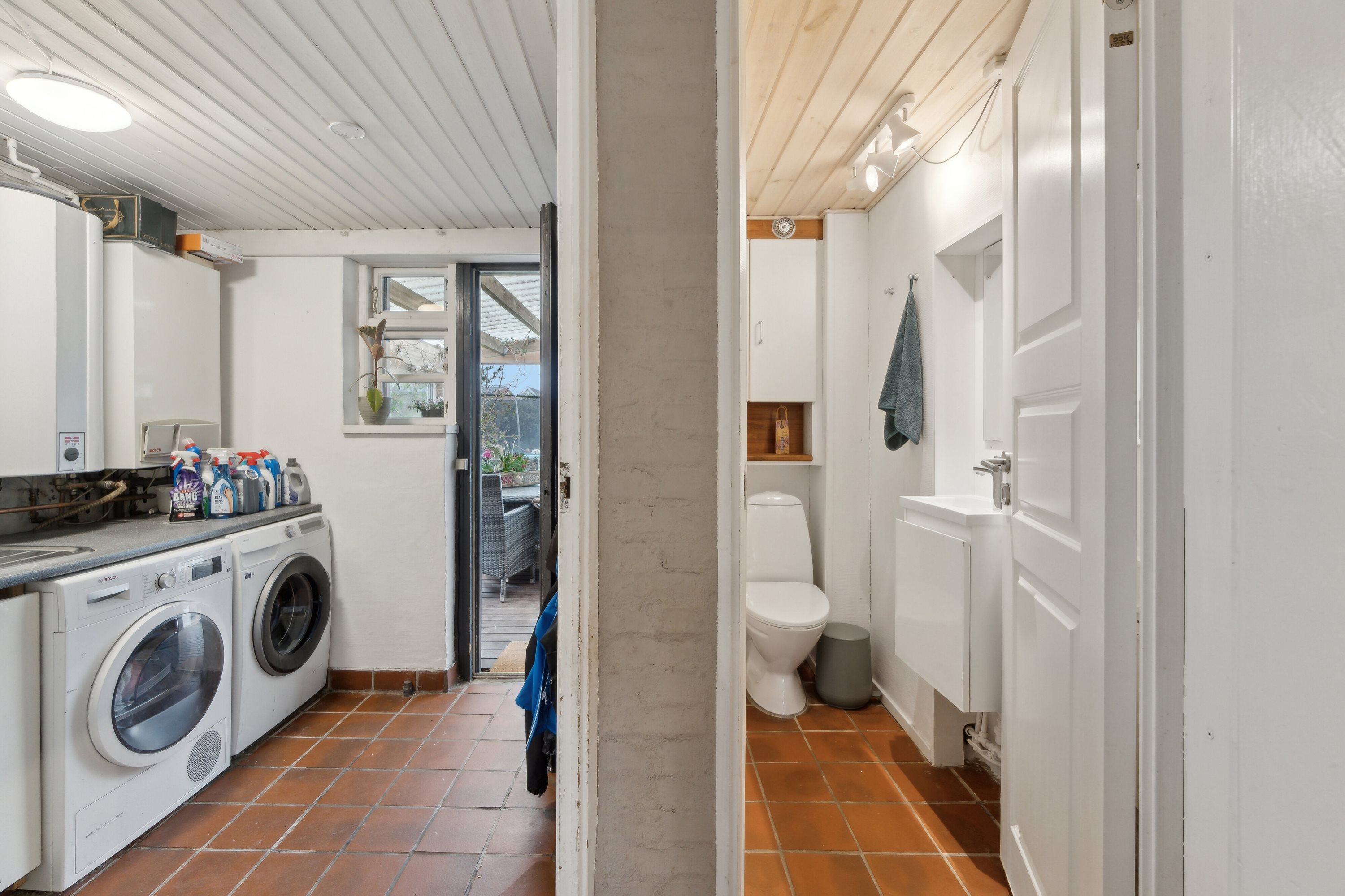 Fremhævet badeværelse billede i fuldskærmstilstand. Billede af Risbjerggårds Alle 13, 2650 Hvidovre