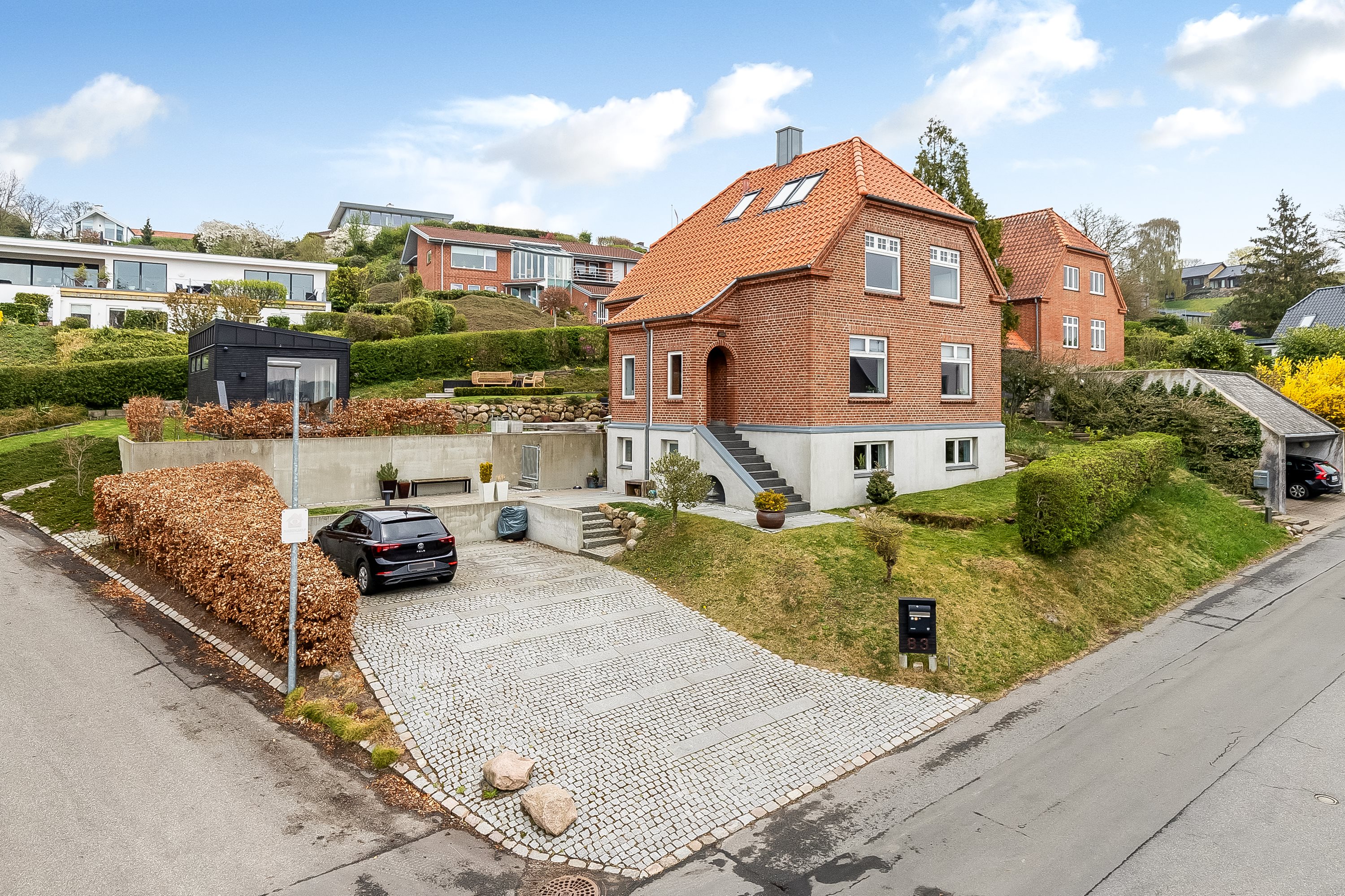 Fremhævet mastefoto billede i fuldskærmstilstand. Billede af Fjordvej 83, Strandhuse, 6000 Kolding