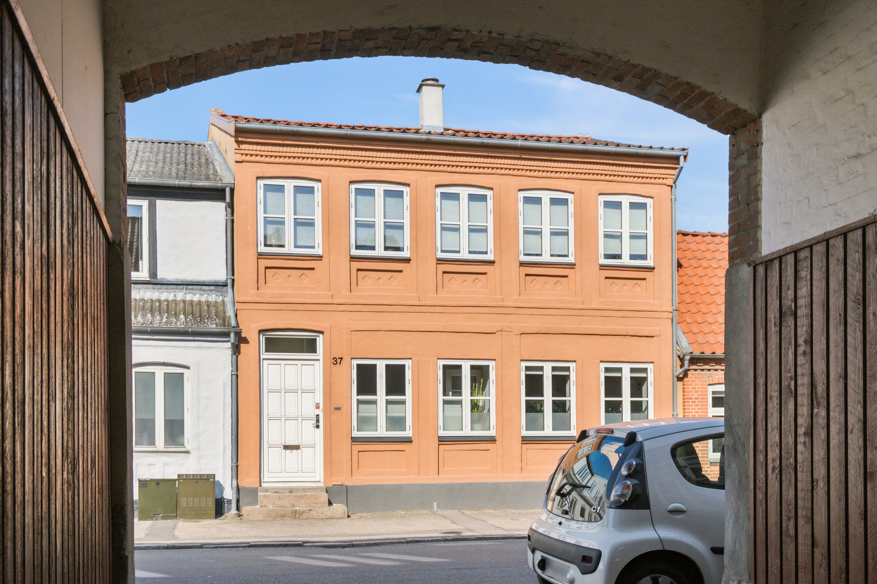 Fremhævet udendørs billede i fuldskærmstilstand. Billede af Slotsgade 37, 4200 Slagelse