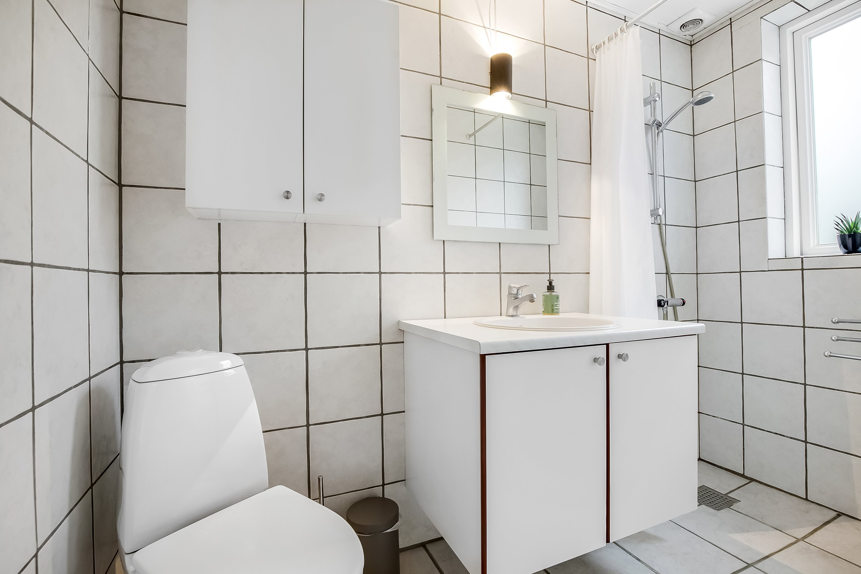 Fremhævet badeværelse billede i fuldskærmstilstand. Billede af Fjordvej 83, Strandhuse, 6000 Kolding