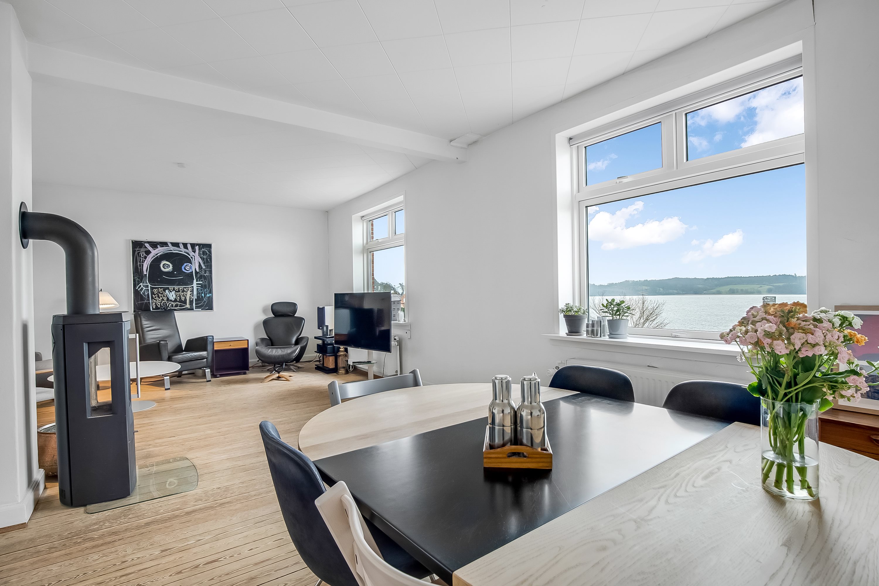 Miniaturebillede 2: stue. Billede af Fjordvej 83, Strandhuse, 6000 Kolding