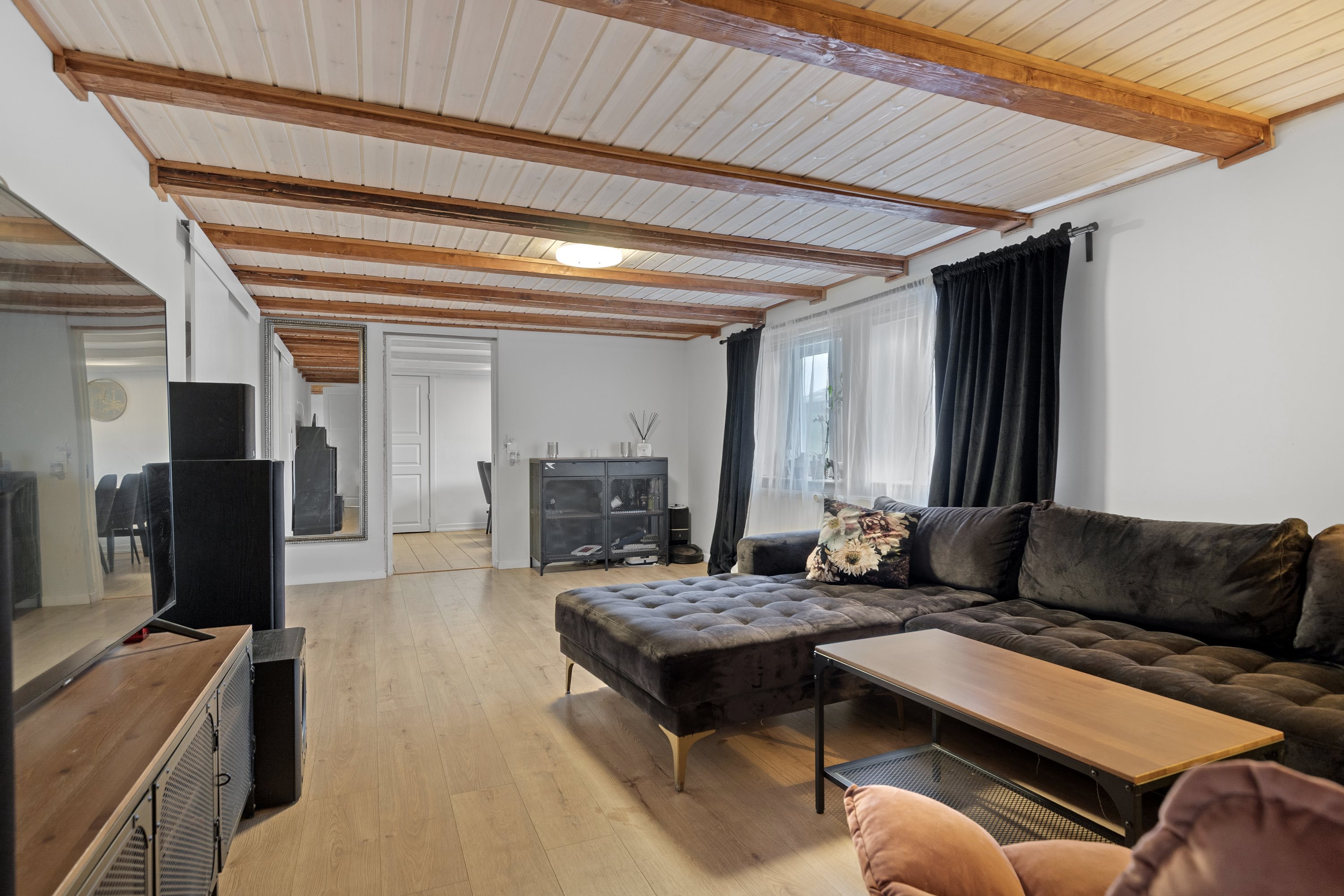 Fremhævet stue billede i fuldskærmstilstand. Billede af Ulkærvej 12, Ulkær, 7100 Vejle