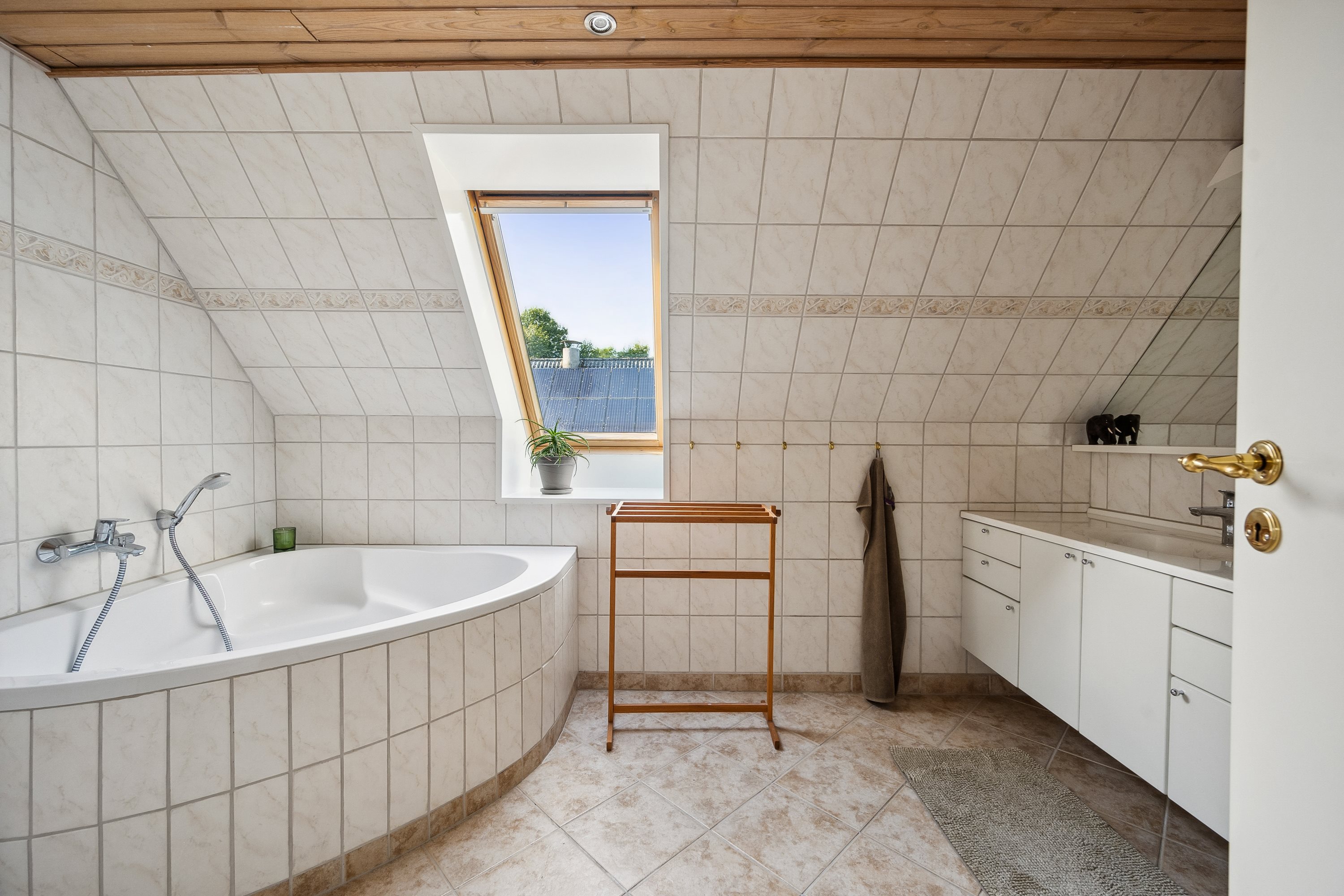 Fremhævet badeværelse billede i fuldskærmstilstand. Billede af Andrupvej 12, 9500 Hobro