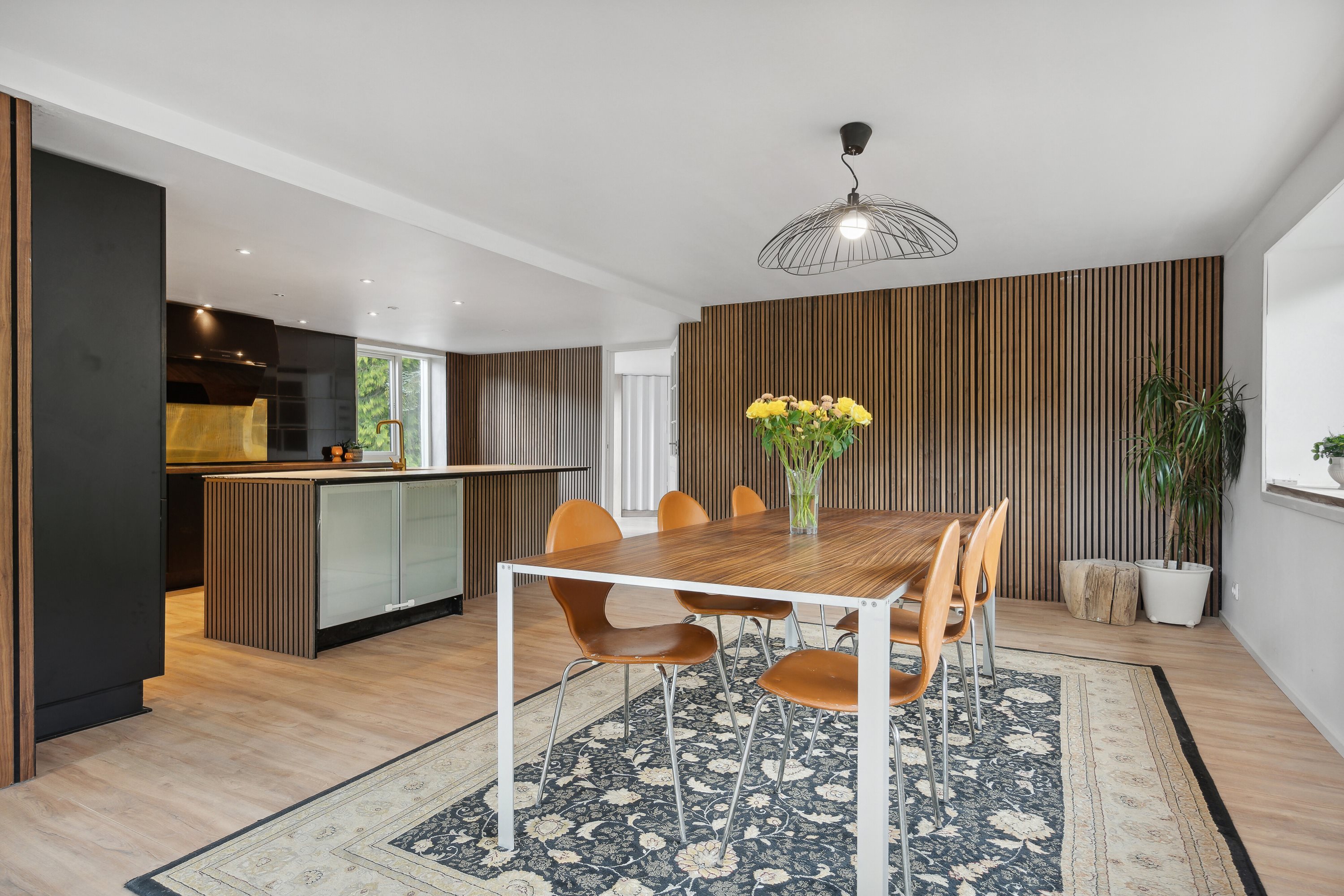 Fremhævet spisestue billede i fuldskærmstilstand. Billede af Bellemøllebanke 14, Belle, 7140 Stouby