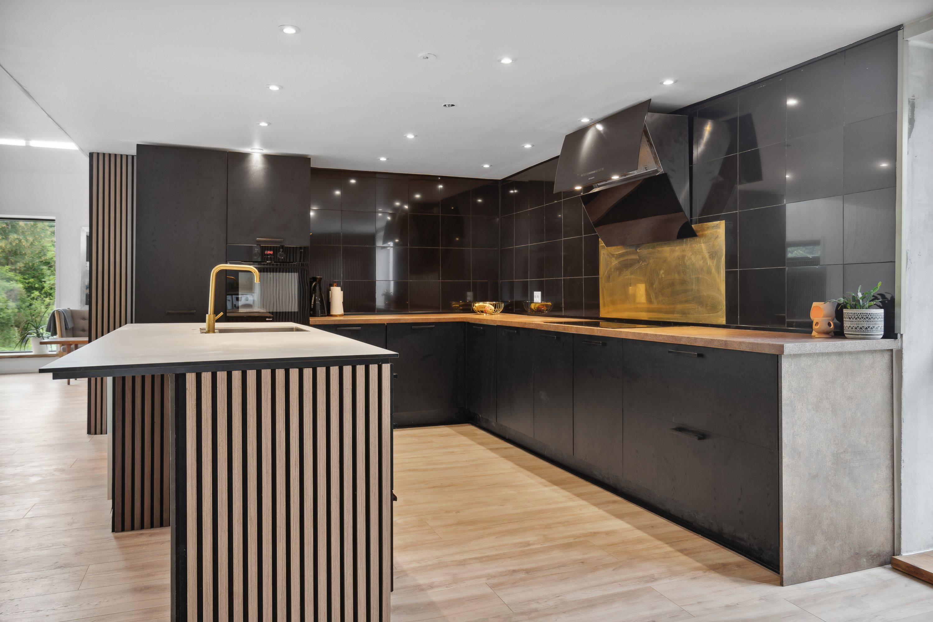 Fremhævet køkken billede i fuldskærmstilstand. Billede af Bellemøllebanke 14, Belle, 7140 Stouby