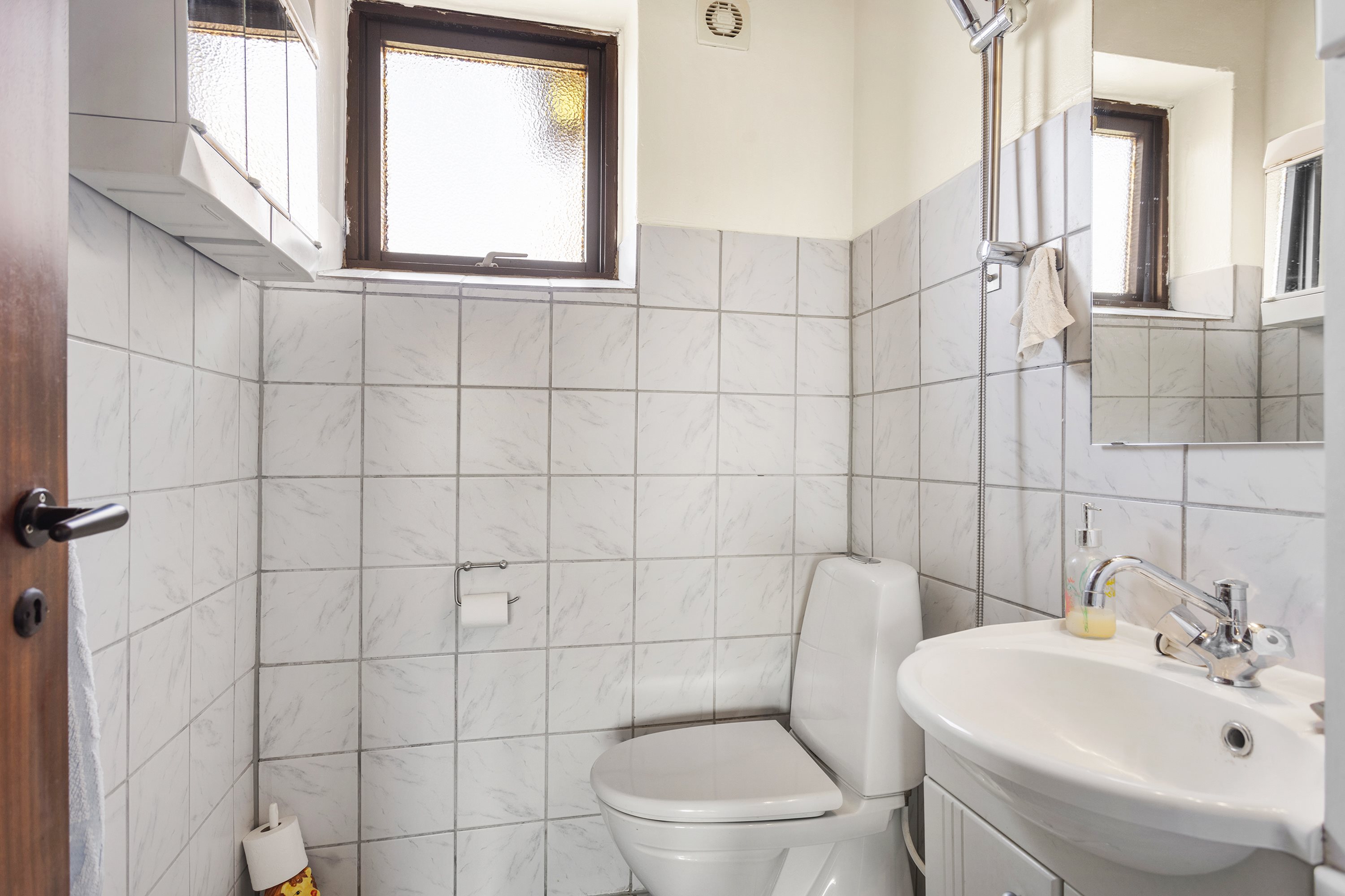 Fremhævet badeværelse billede i fuldskærmstilstand. Billede af Gærumvej 78, 9900 Frederikshavn