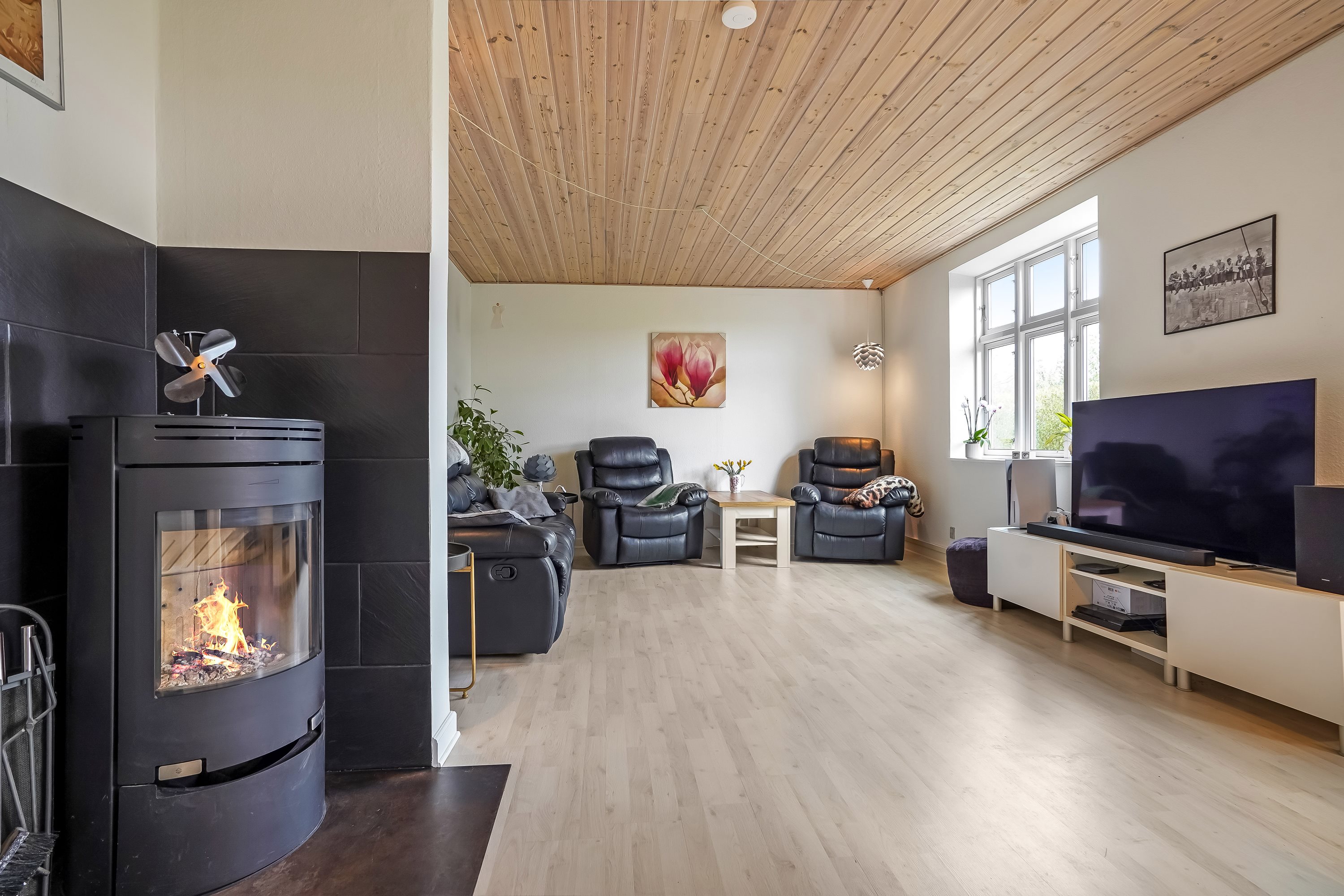 Fremhævet stue billede i fuldskærmstilstand. Billede af Sortenkærvej 40, Gadsbølle, 5492 Vissenbjerg