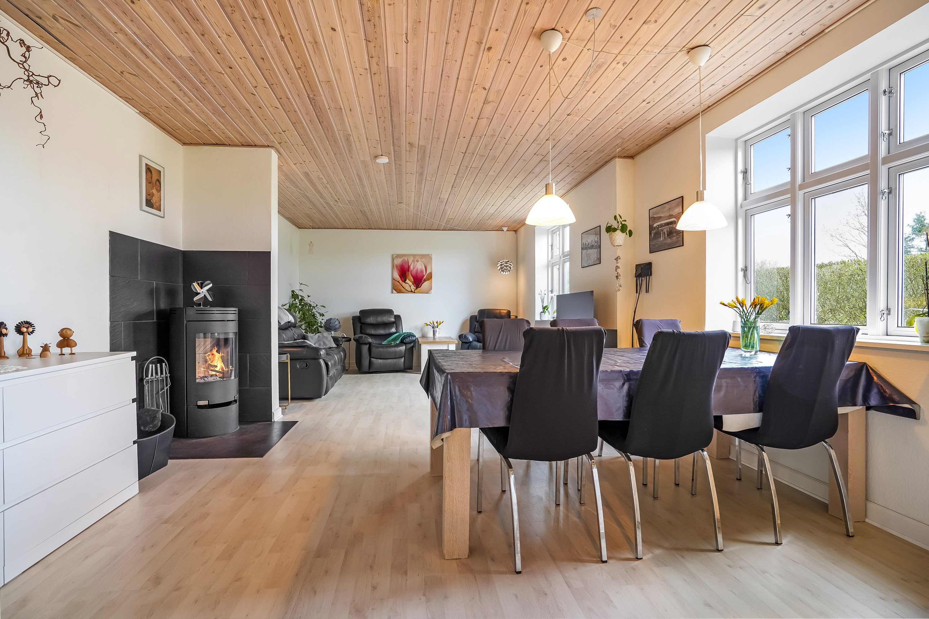 Fremhævet stue billede i fuldskærmstilstand. Billede af Sortenkærvej 40, Gadsbølle, 5492 Vissenbjerg