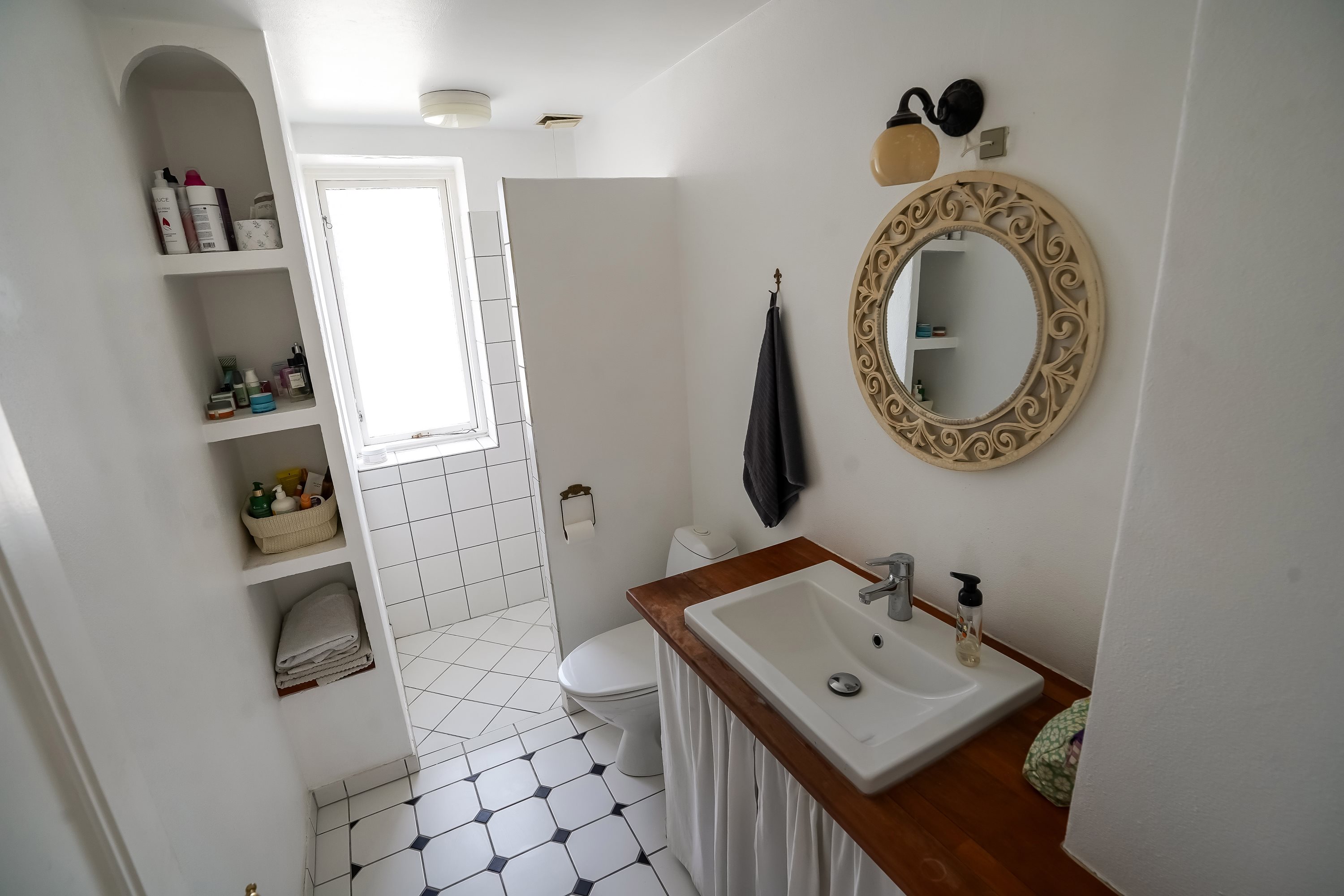 Fremhævet toilet billede i fuldskærmstilstand. Billede af Læssøegade 155, 5230 Odense M