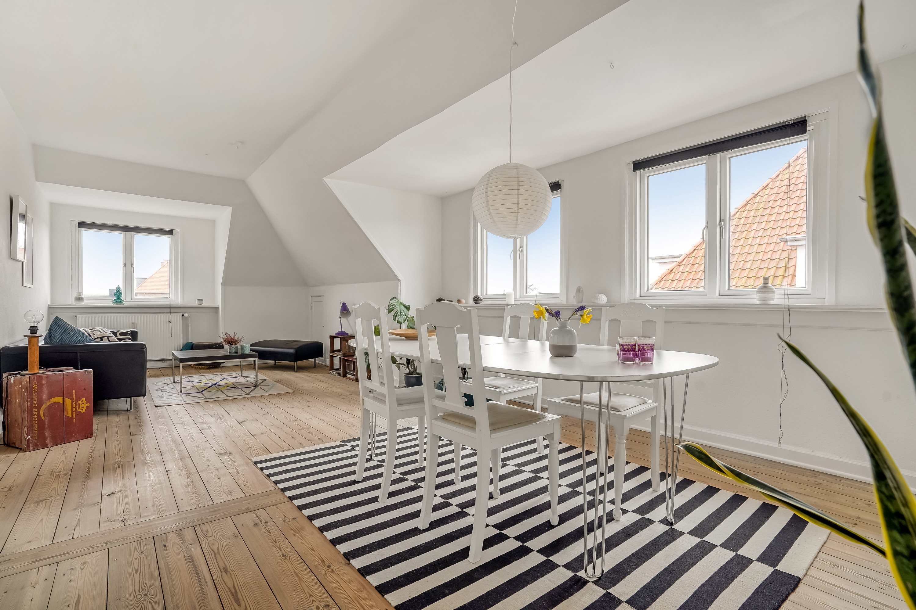 Fremhævet stue billede i fuldskærmstilstand. Billede af Læssøegade 155, 5230 Odense M