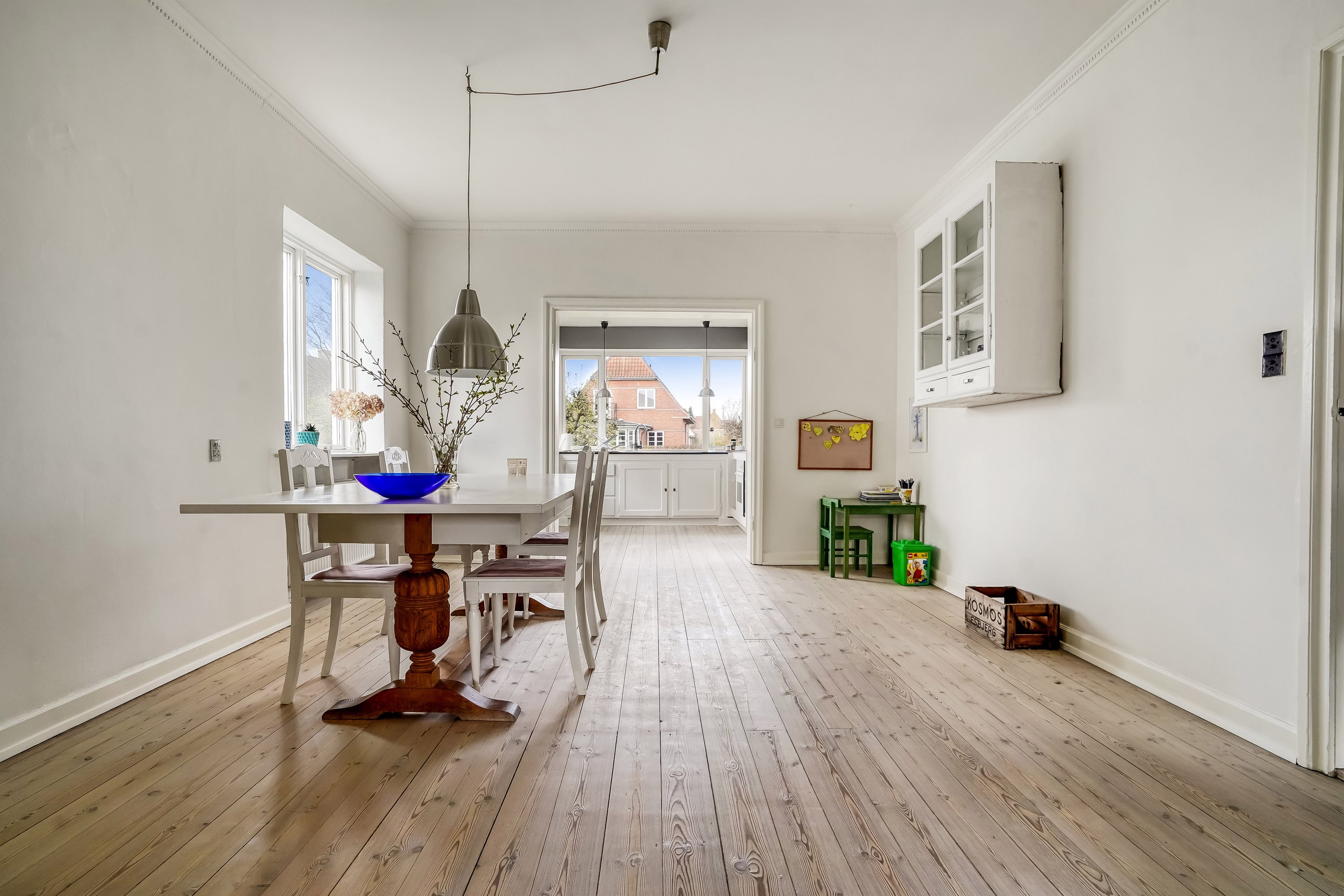 Fremhævet stue billede i fuldskærmstilstand. Billede af Læssøegade 155, 5230 Odense M