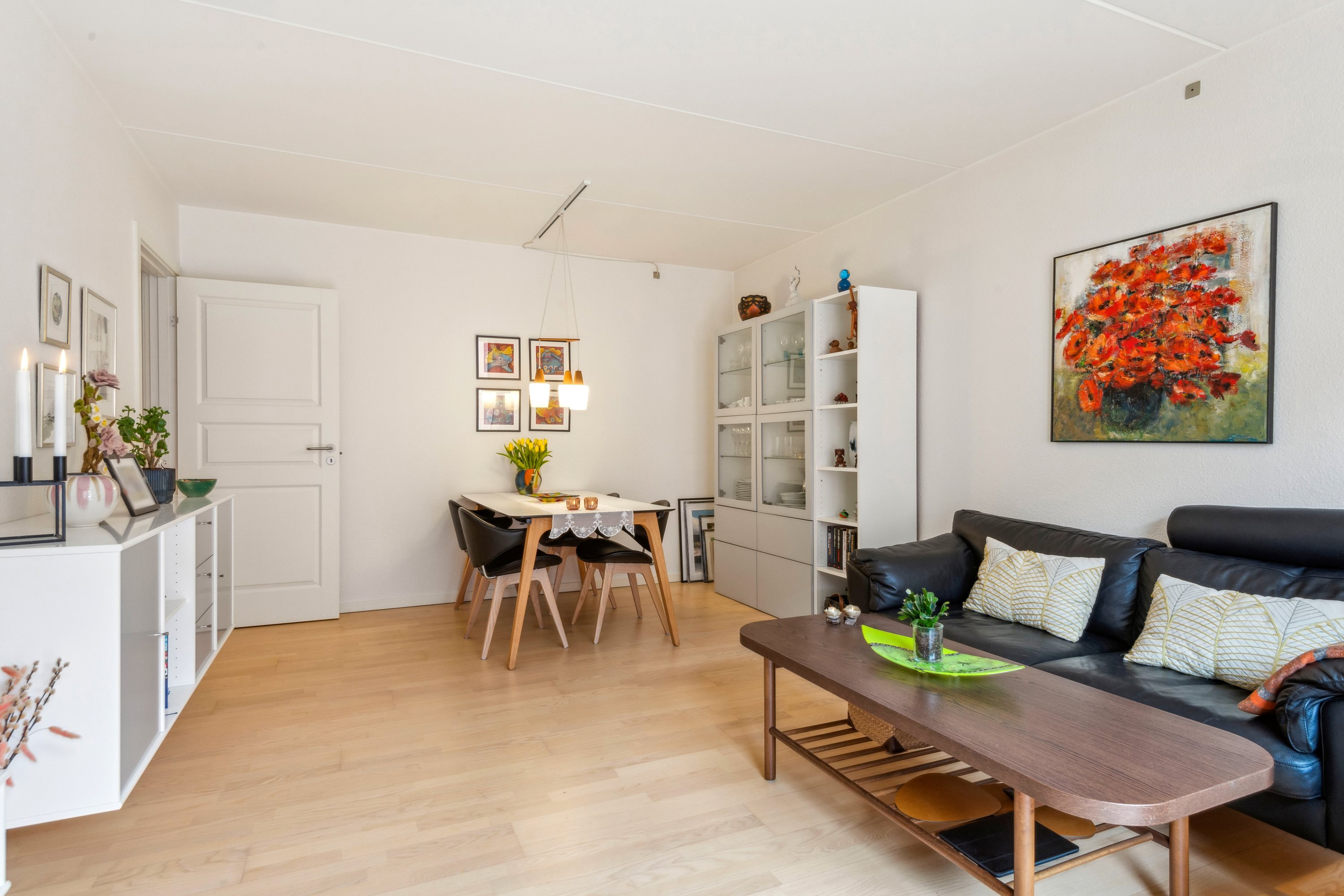 Fremhævet stue billede i fuldskærmstilstand. Billede af Østerbro 47, 1. 8., 9000 Aalborg