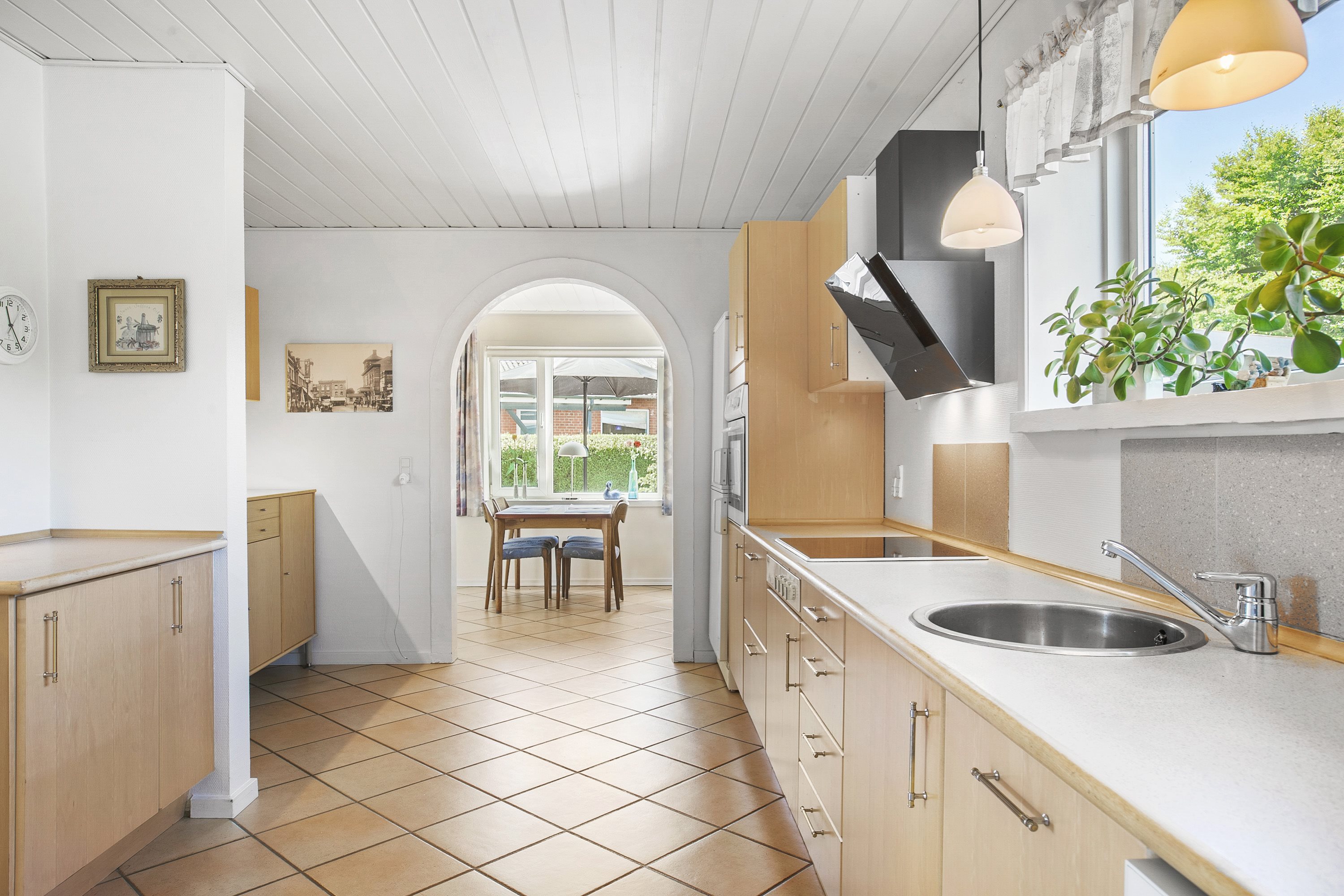 Miniaturebillede 1: køkken. Billede af Bogfinkevej 59, Stenum, 9700 Brønderslev