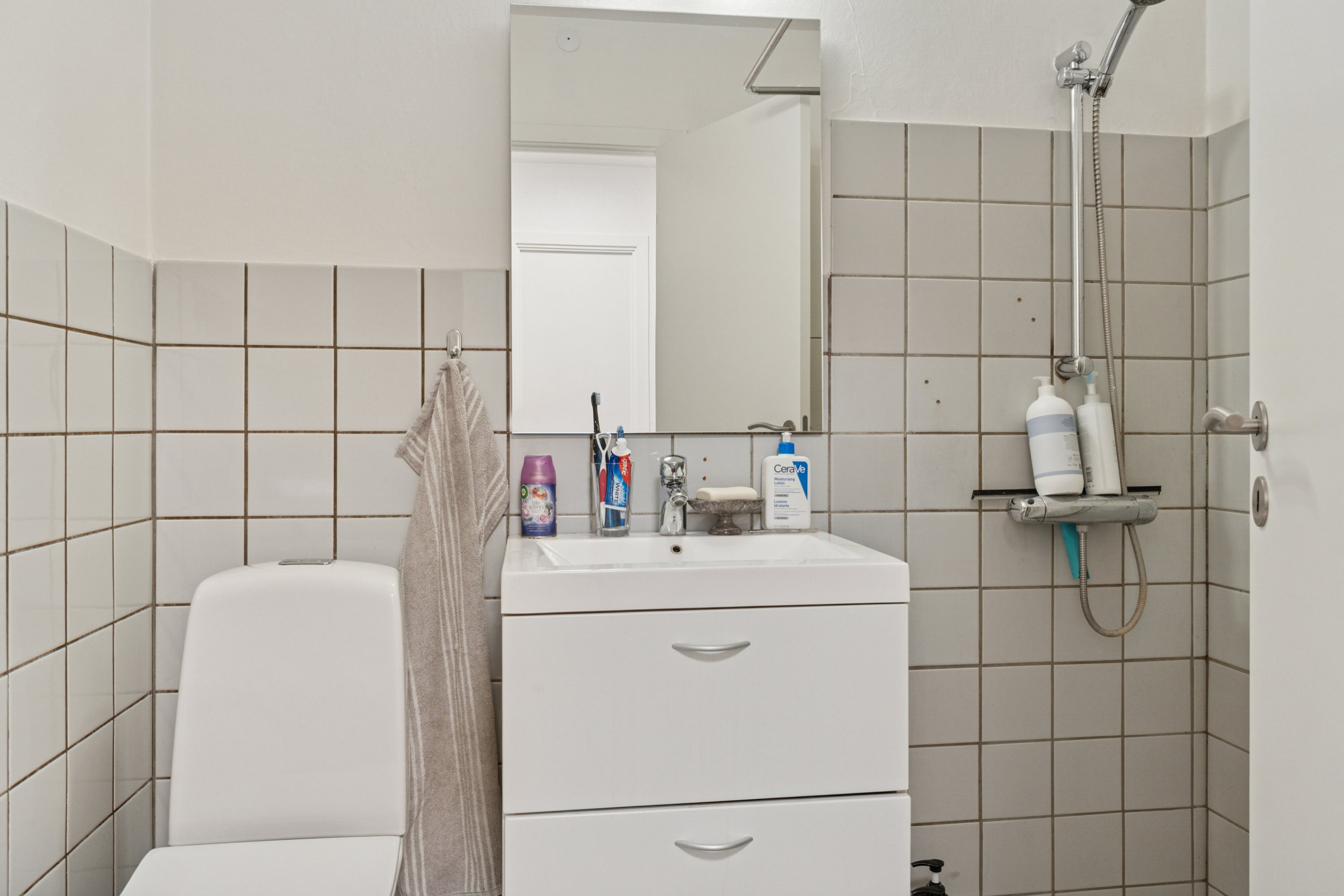 Fremhævet badeværelse billede i fuldskærmstilstand. Billede af Byskov Alle 16, st.. tv., 4200 Slagelse