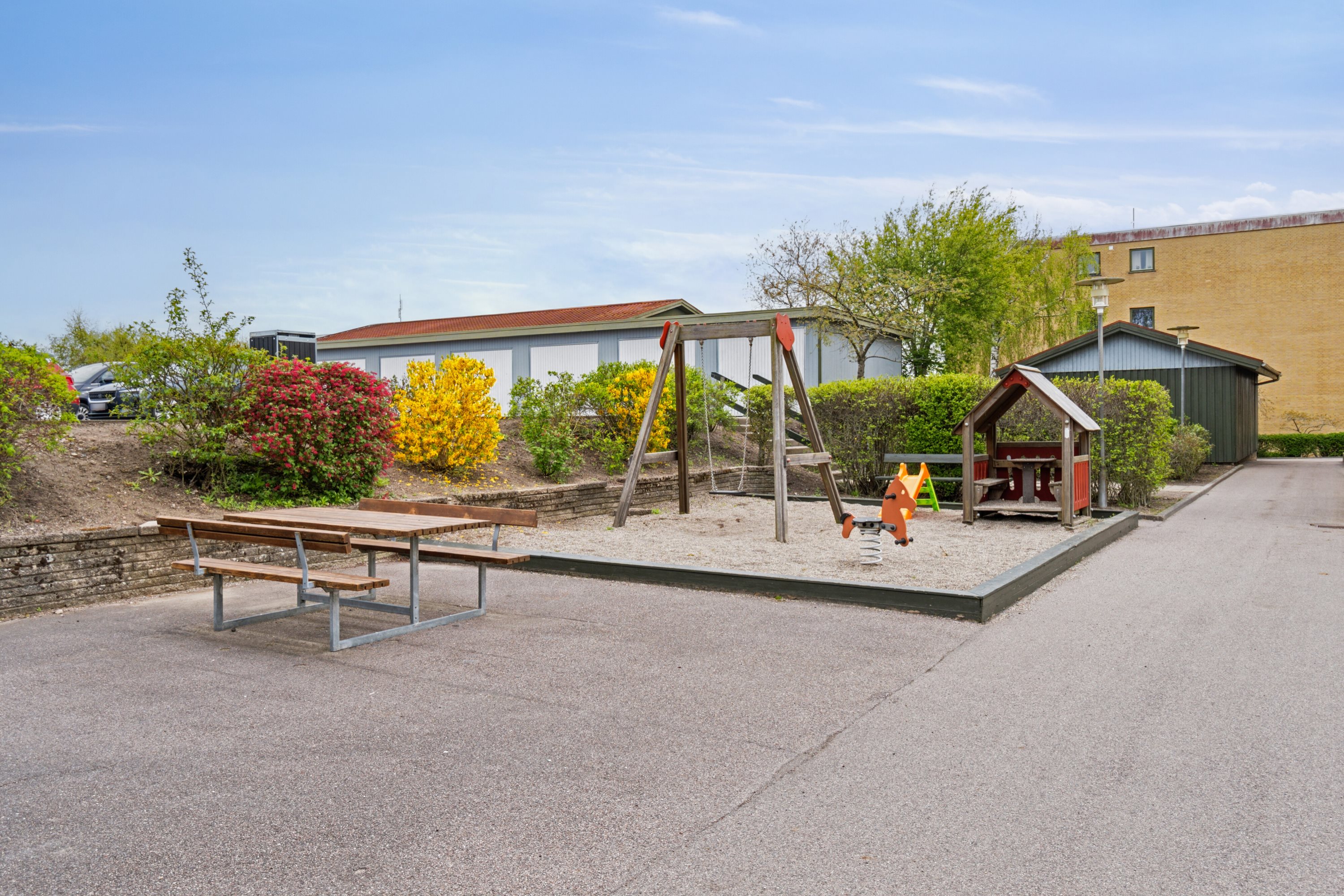 Fremhævet udendørs billede i fuldskærmstilstand. Billede af Byskov Alle 16, st.. tv., 4200 Slagelse