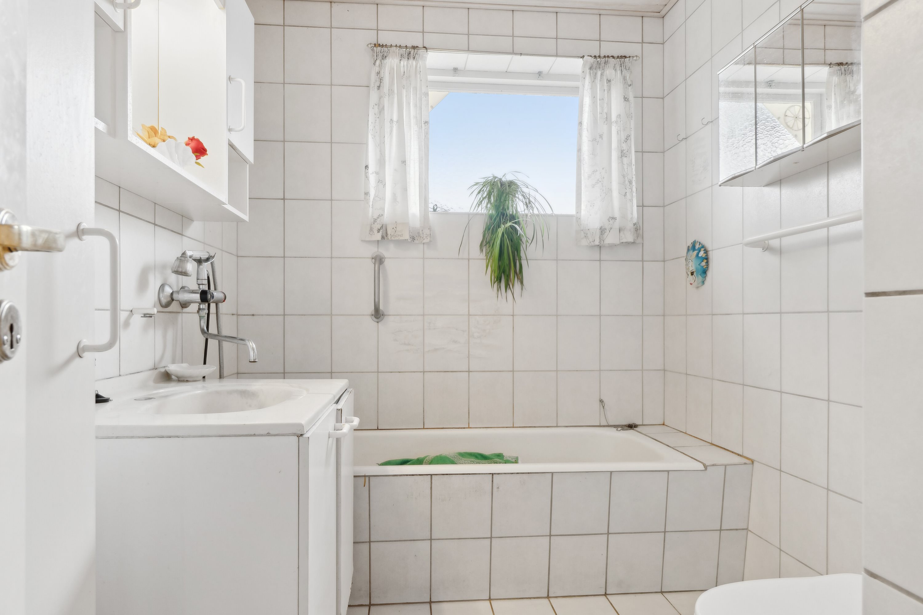 Fremhævet badeværelse billede i fuldskærmstilstand. Billede af Lindevej 9, Mosbjerg, 9870 Sindal