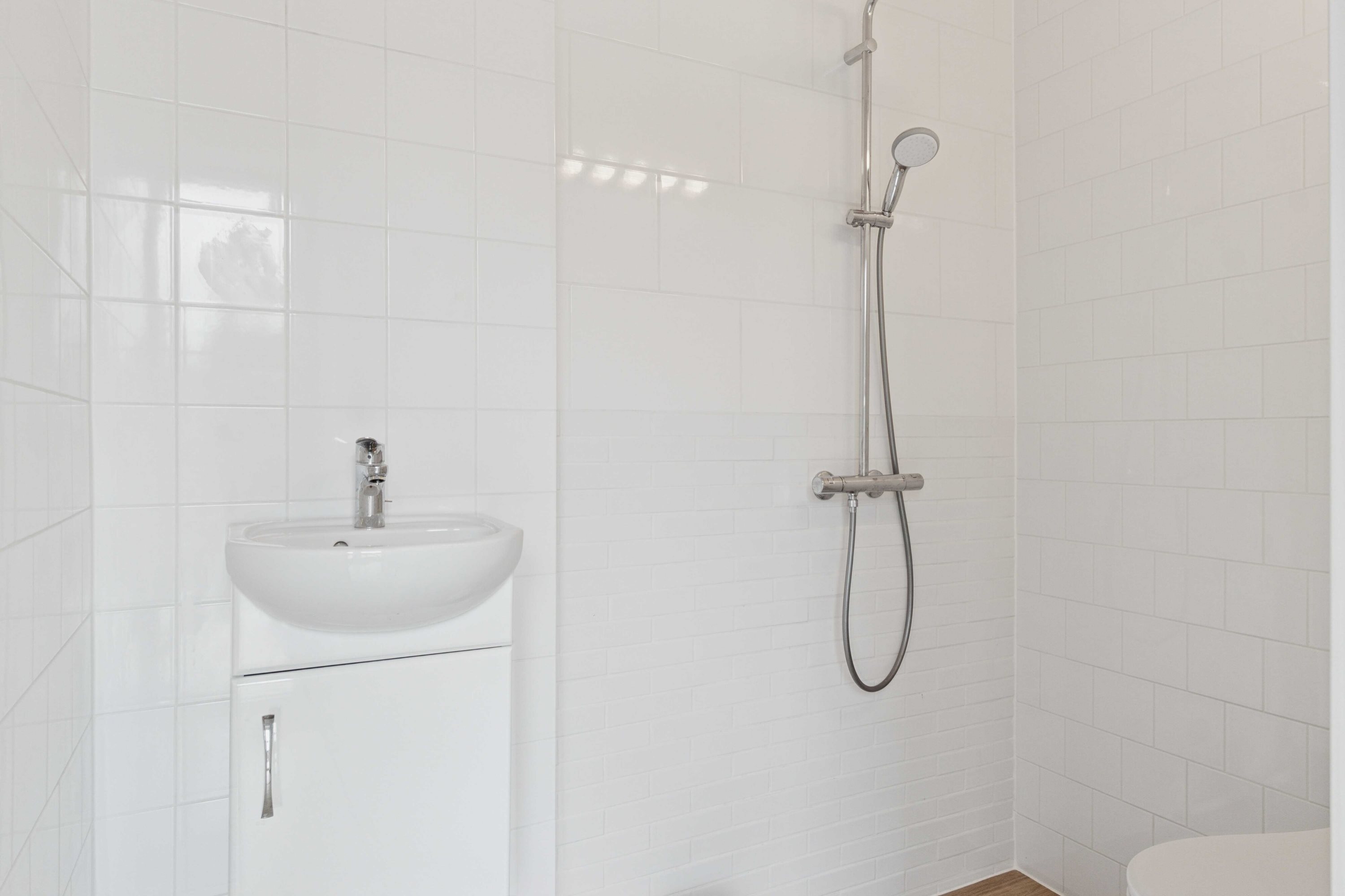 Fremhævet badeværelse billede i fuldskærmstilstand. Billede af Tirsdagsengen 19, 3400 Hillerød