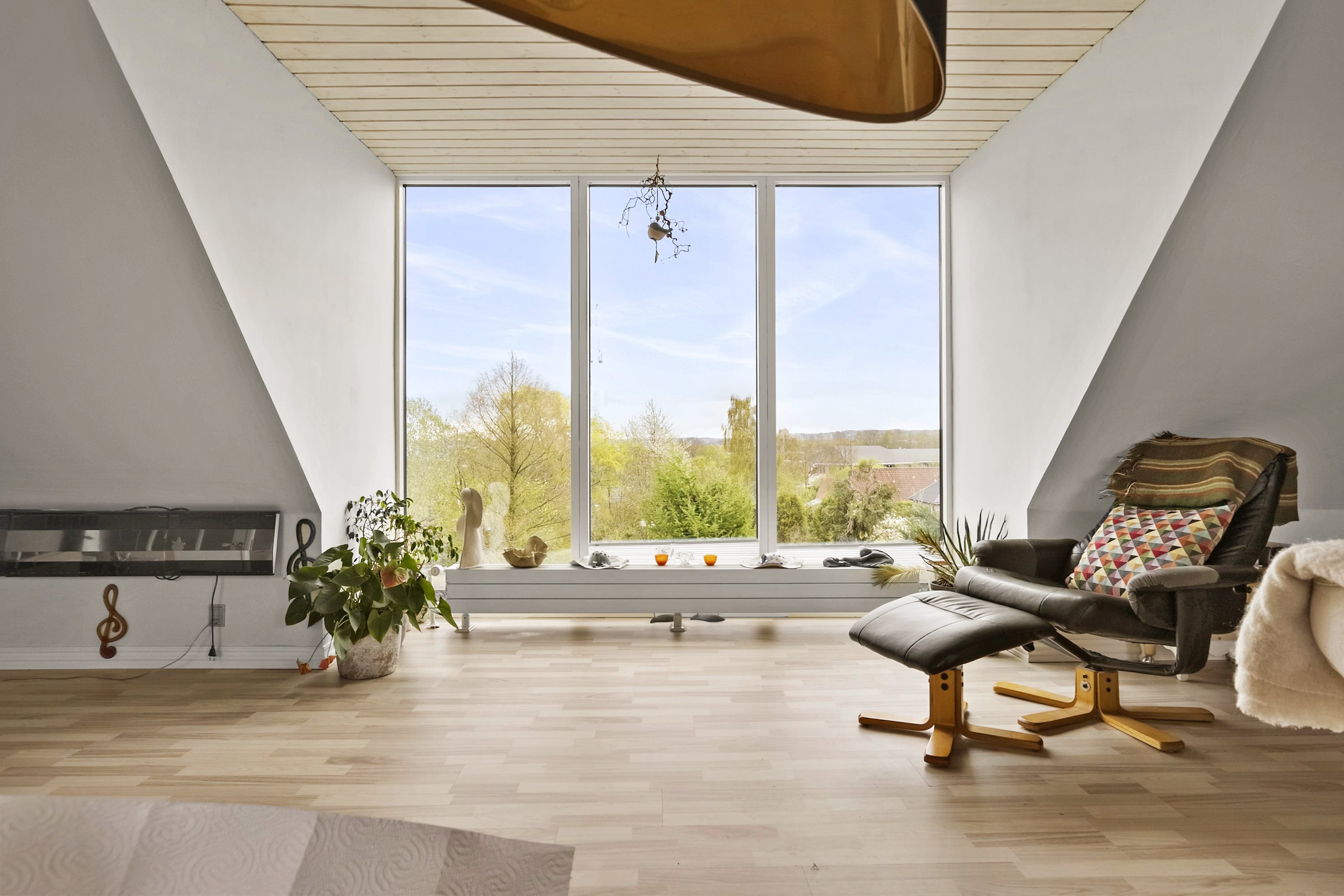 Fremhævet stue billede i fuldskærmstilstand. Billede af Borgmesterløkken 21, 6200 Aabenraa