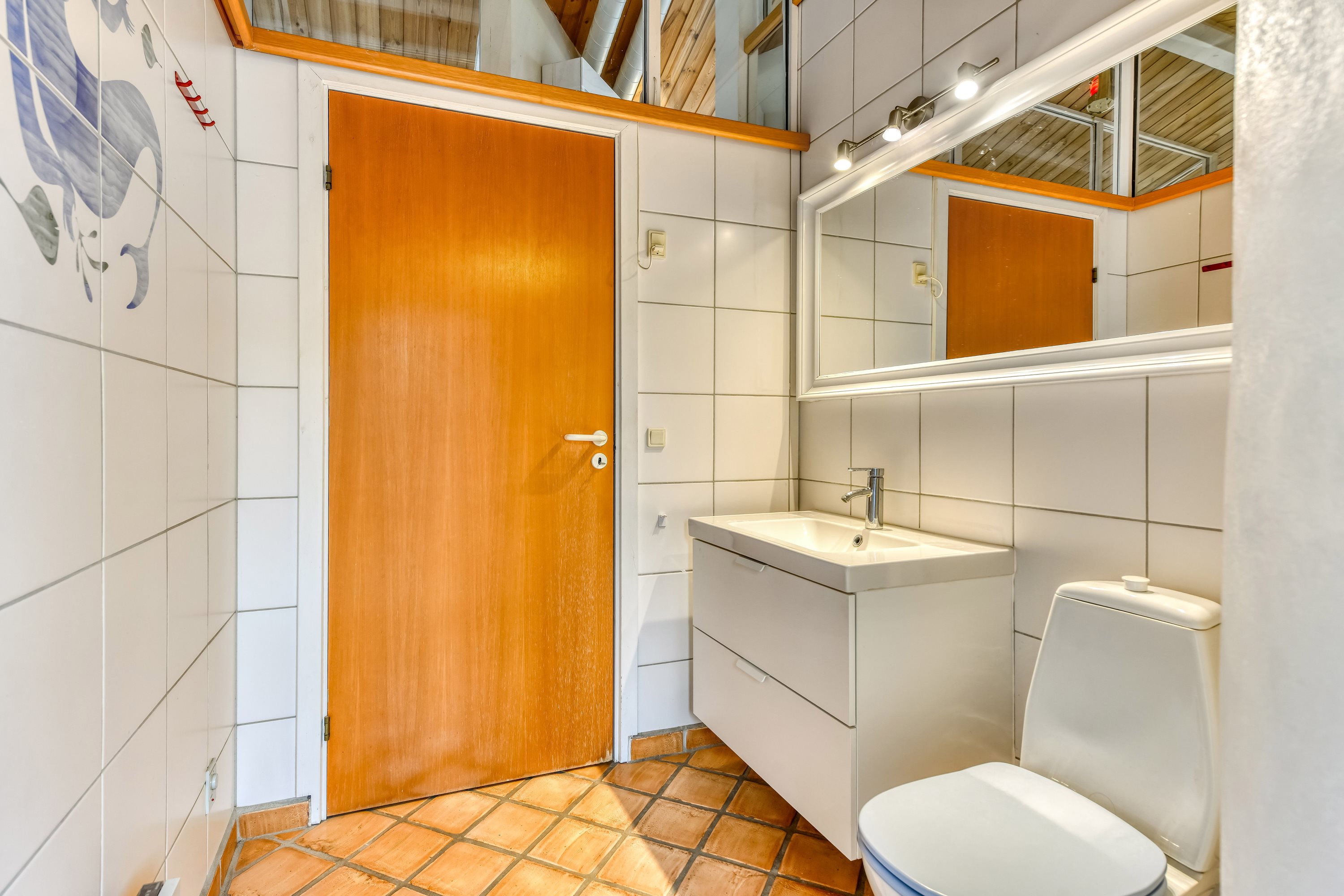 Fremhævet toilet billede i fuldskærmstilstand. Billede af Helmvej 19, Rindby Strand, 6720 Fanø