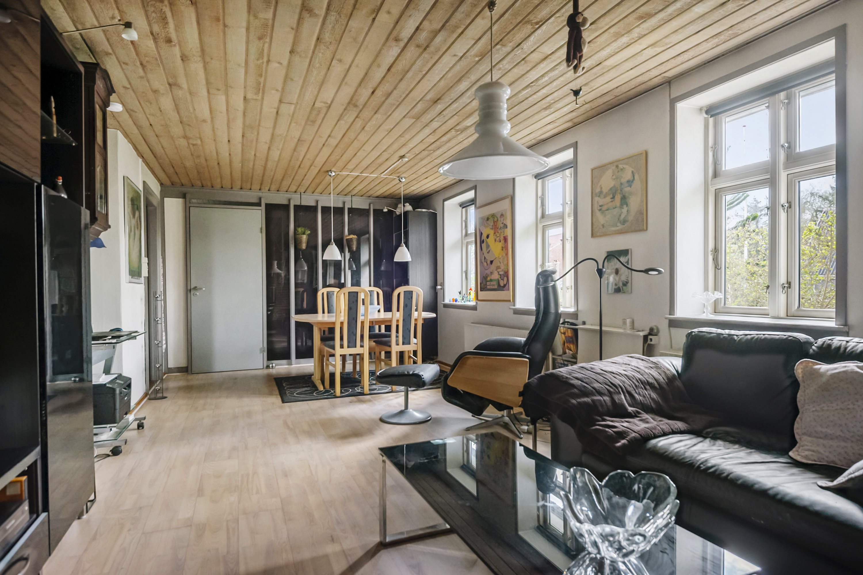 Fremhævet stue billede i fuldskærmstilstand. Billede af Eriksmindevej 93, Boulstrup, 8300 Odder