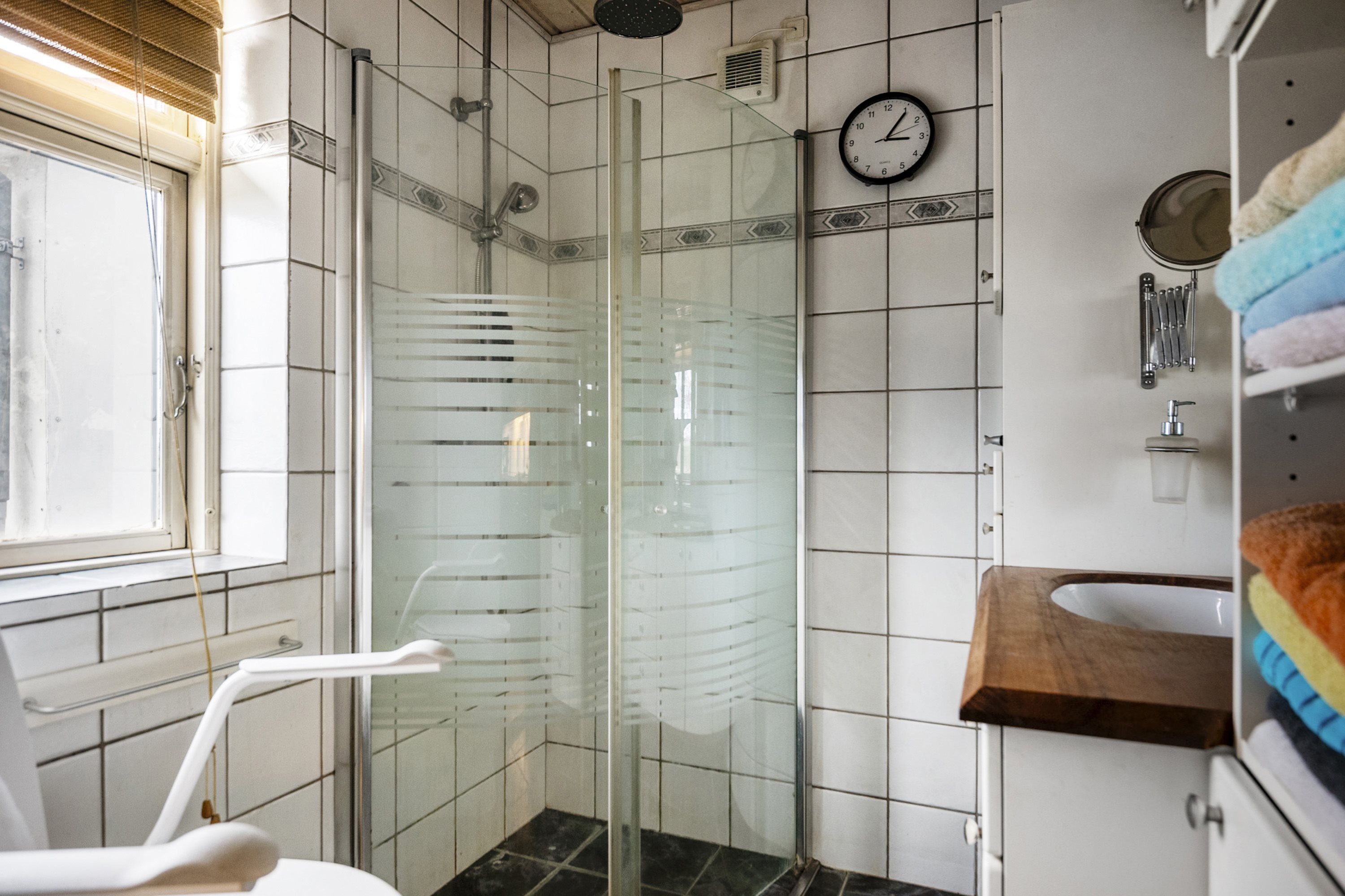 Fremhævet badeværelse billede i fuldskærmstilstand. Billede af Eriksmindevej 93, Boulstrup, 8300 Odder