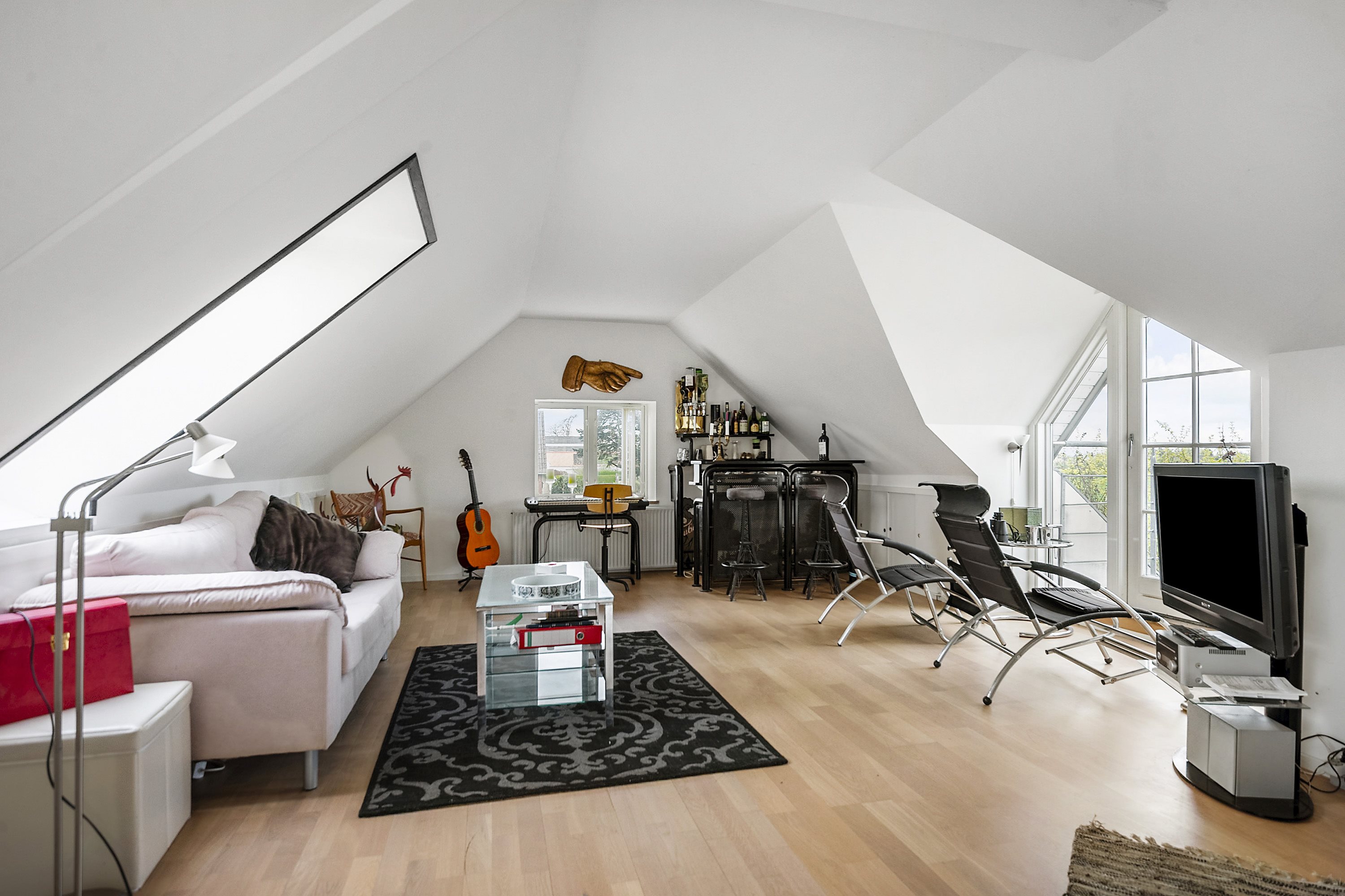 Fremhævet stue billede i fuldskærmstilstand. Billede af Eriksmindevej 93, Boulstrup, 8300 Odder