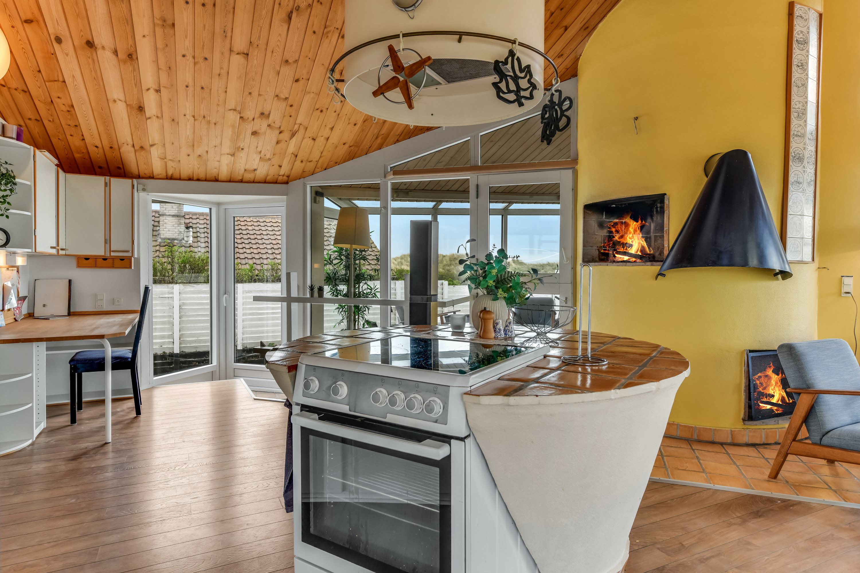 Fremhævet køkken billede i fuldskærmstilstand. Billede af Helmvej 19, Rindby Strand, 6720 Fanø