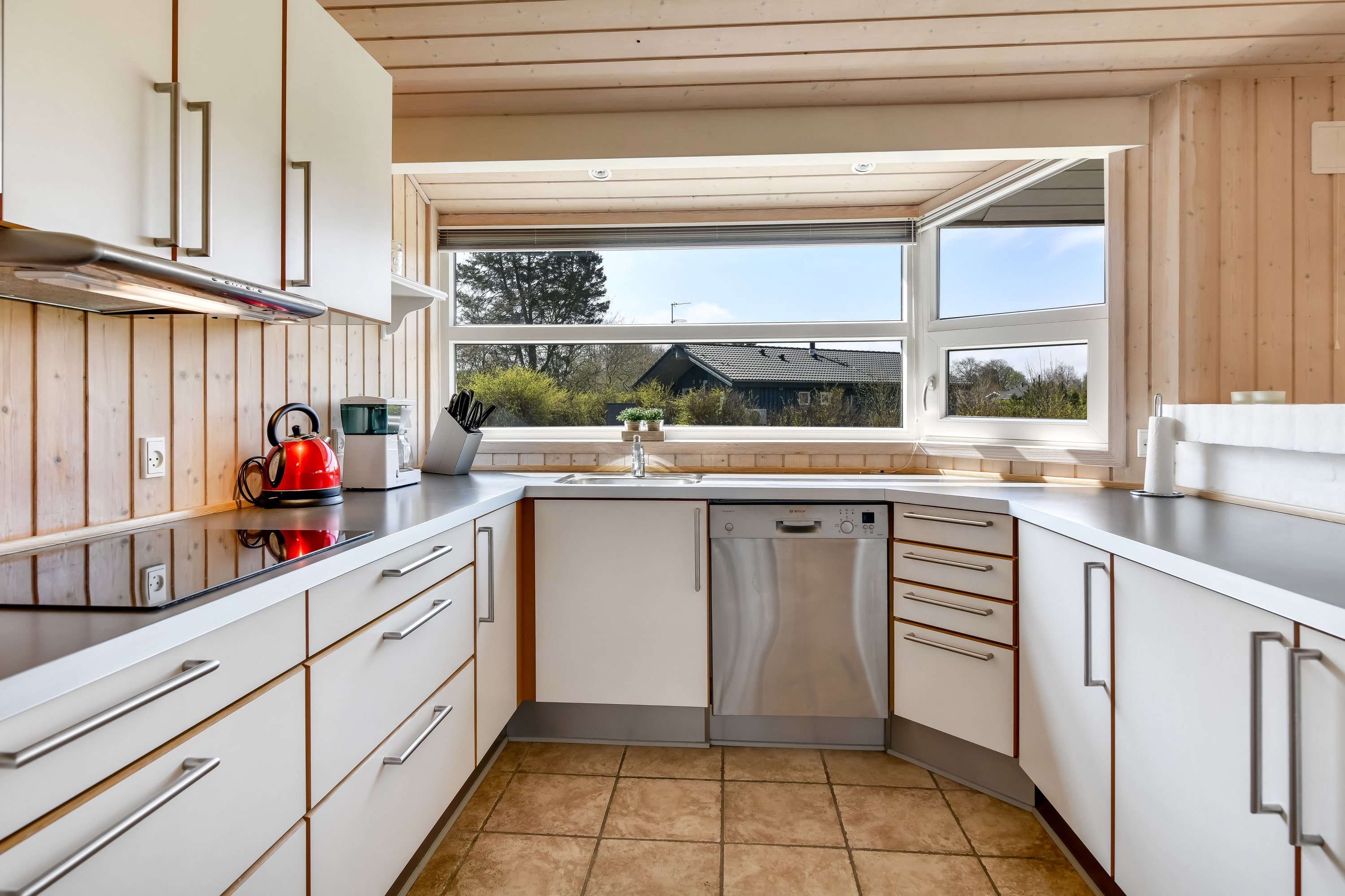 Fremhævet køkken billede i fuldskærmstilstand. Billede af Torpet 98, 6682 Hovborg