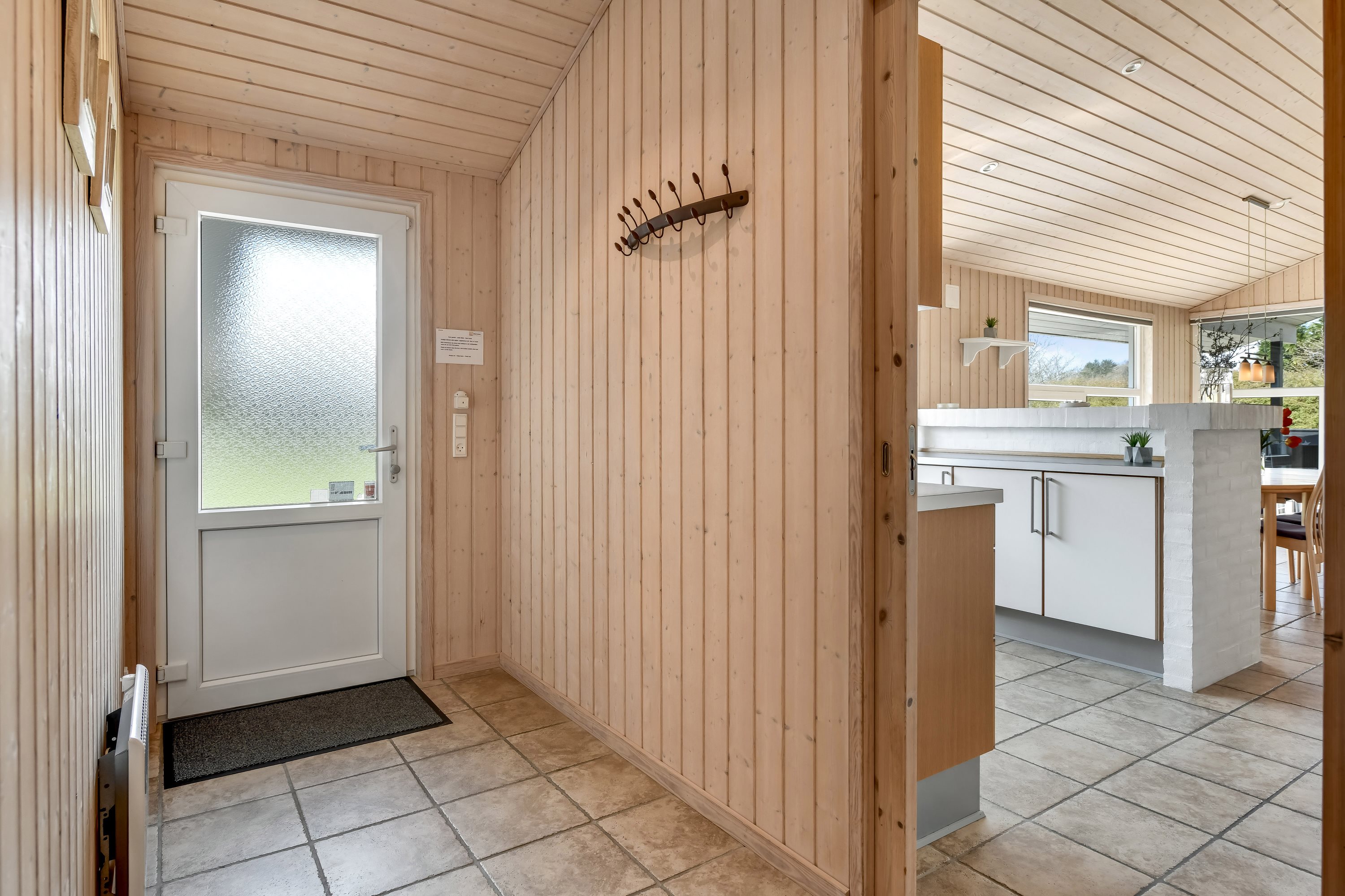 Fremhævet entré billede i fuldskærmstilstand. Billede af Torpet 98, 6682 Hovborg