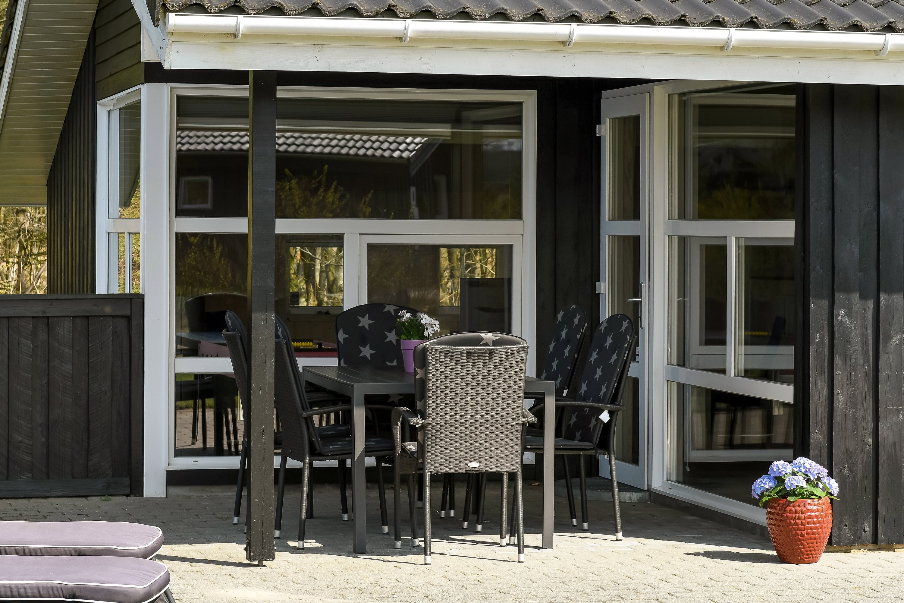 Fremhævet terrasse billede i fuldskærmstilstand. Billede af Torpet 98, 6682 Hovborg