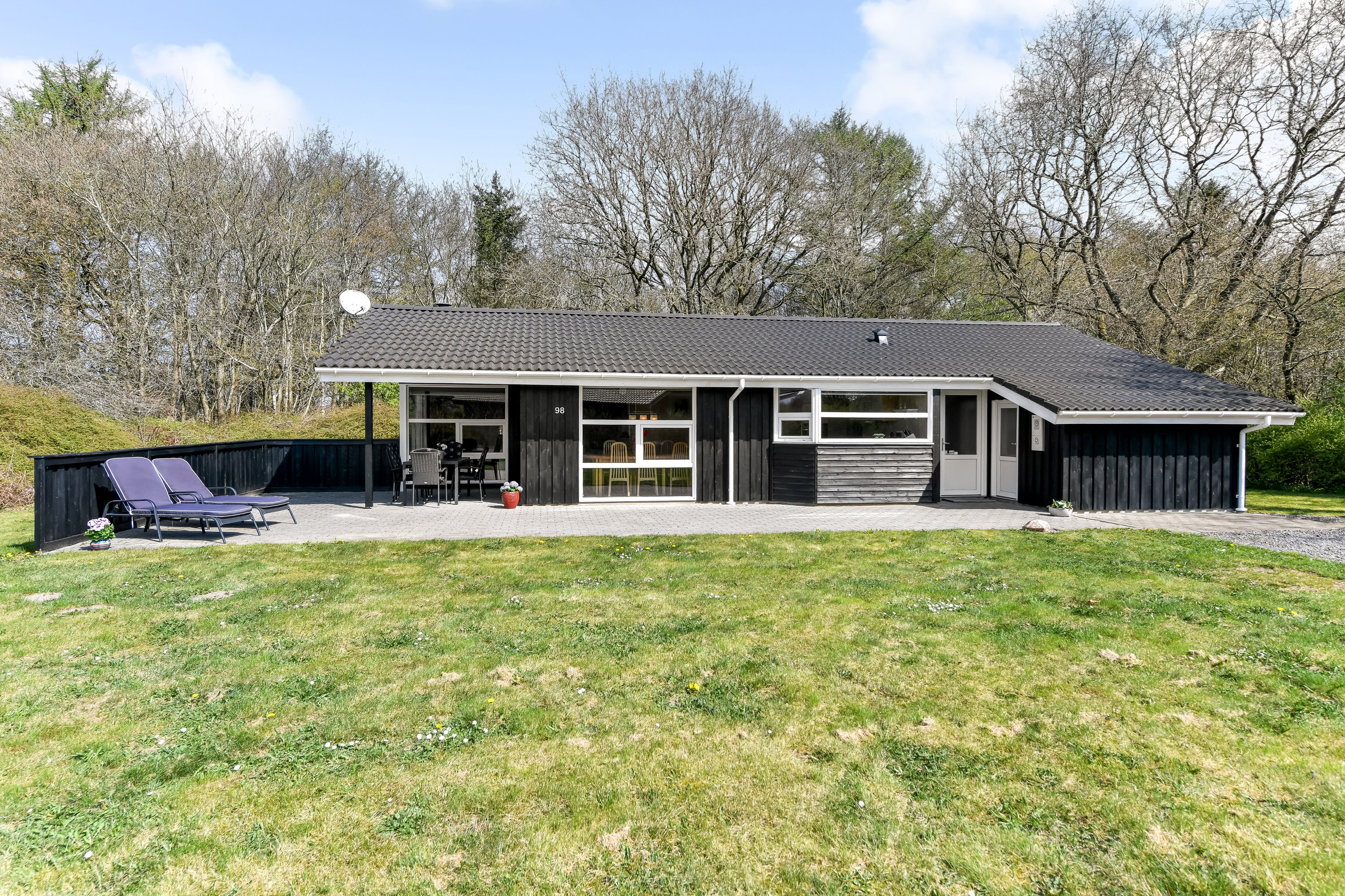 Fremhævet terrasse billede i fuldskærmstilstand. Billede af Torpet 98, 6682 Hovborg