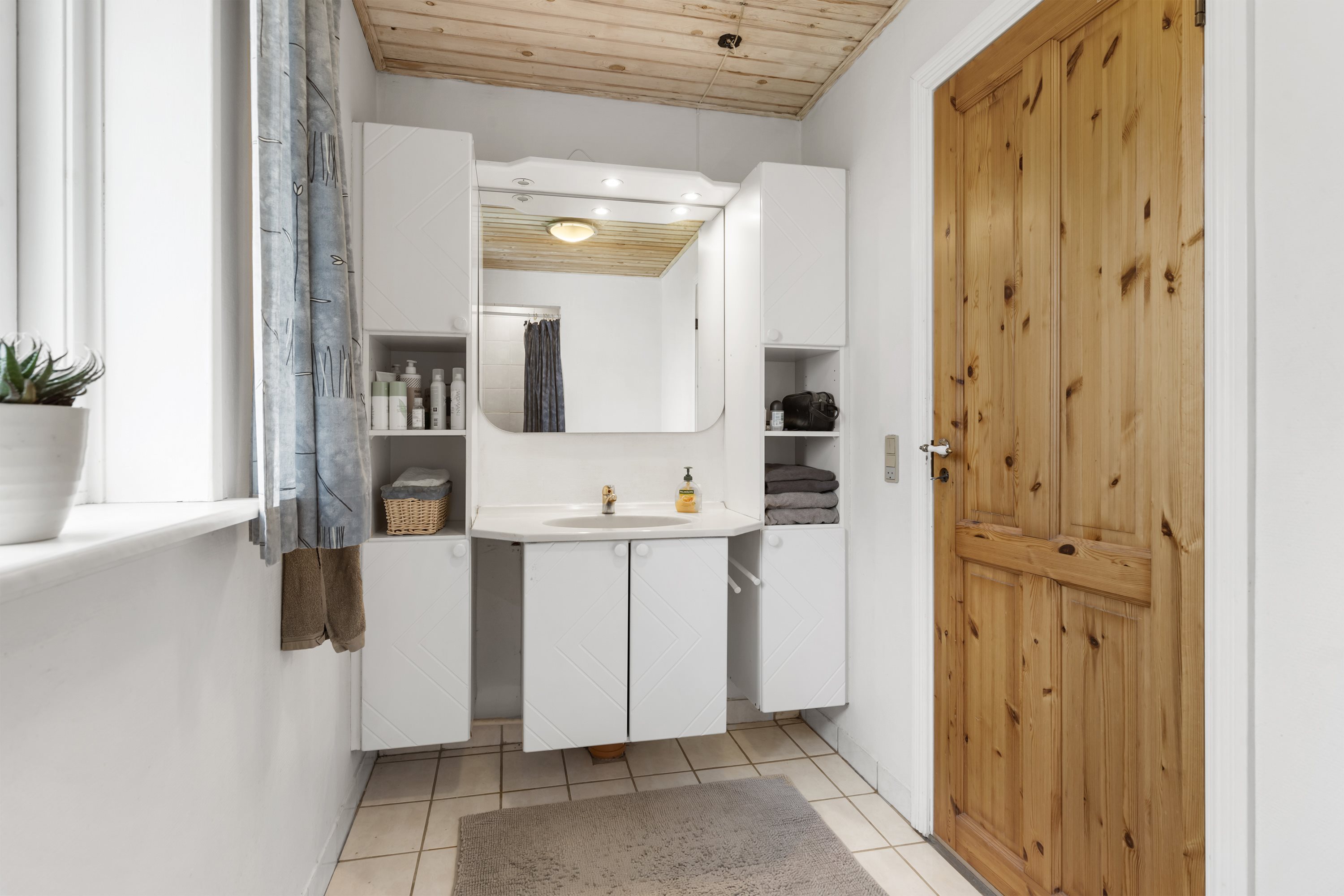 Fremhævet badeværelse billede i fuldskærmstilstand. Billede af Bjergevej 125, Ilbjerge, 9800 Hjørring