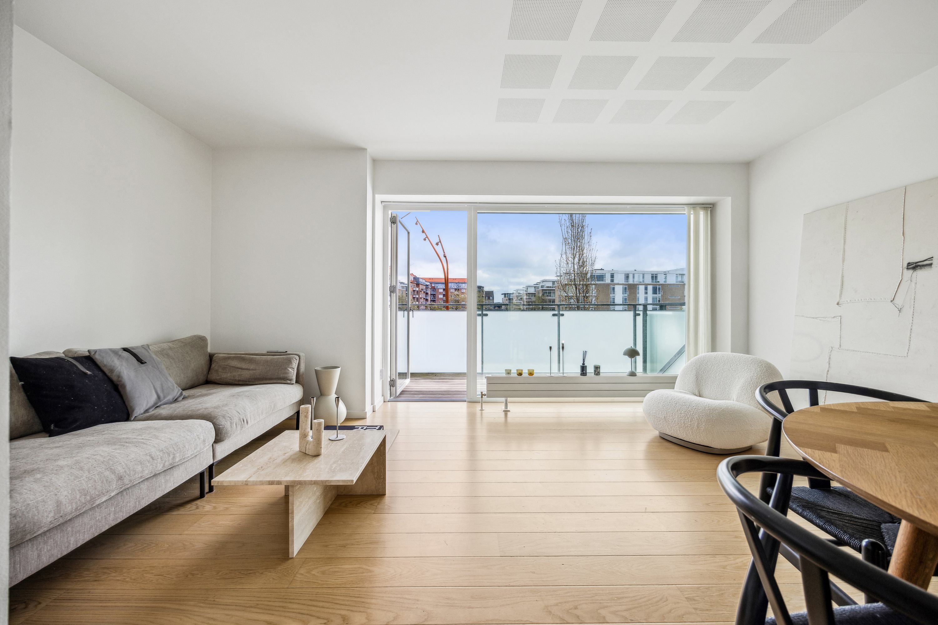 Fremhævet stue billede i fuldskærmstilstand. Billede af Sundby Brygge 7, st.. tv., 9400 Nørresundby