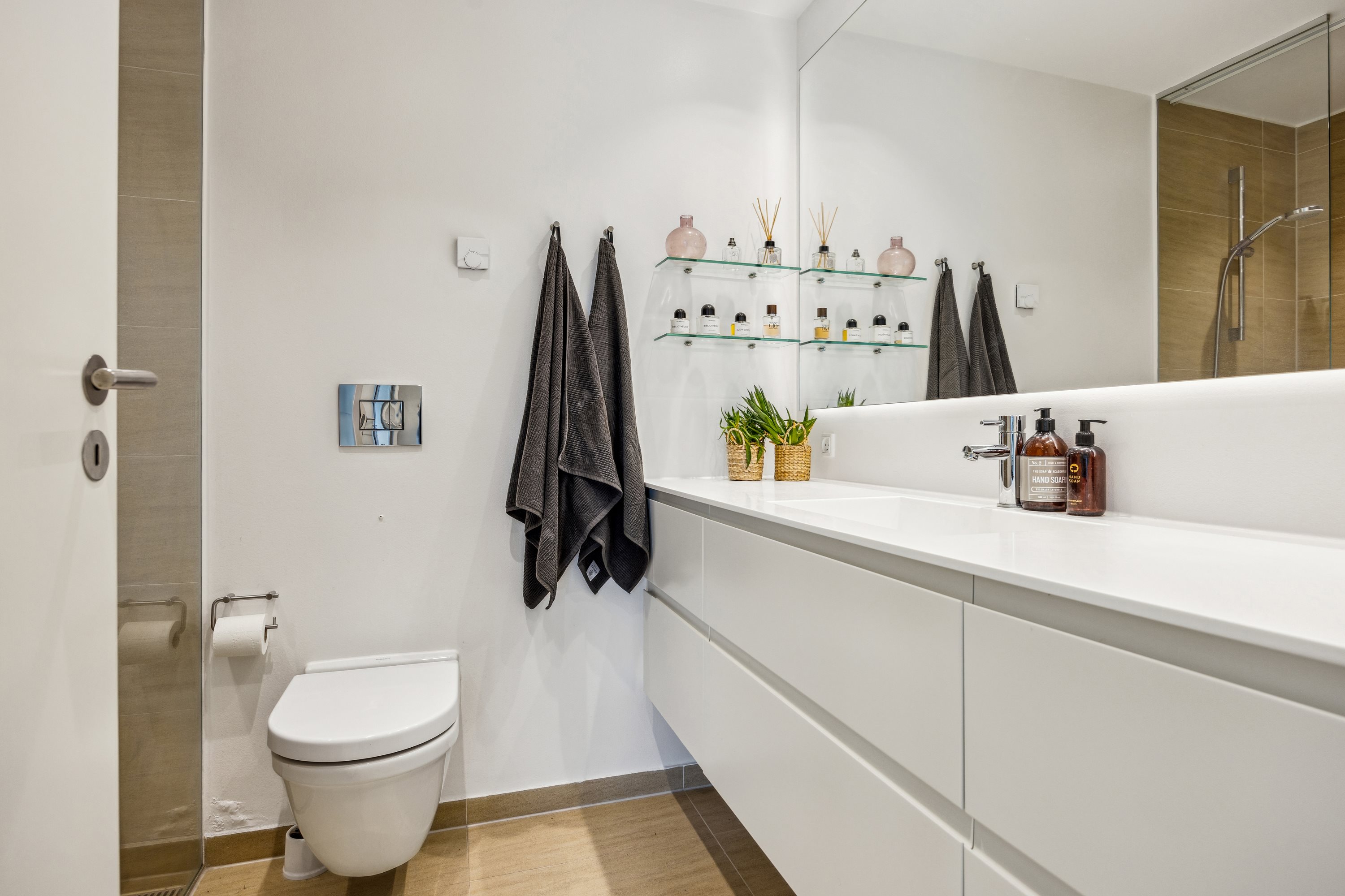 Fremhævet badeværelse billede i fuldskærmstilstand. Billede af Sundby Brygge 7, st.. tv., 9400 Nørresundby