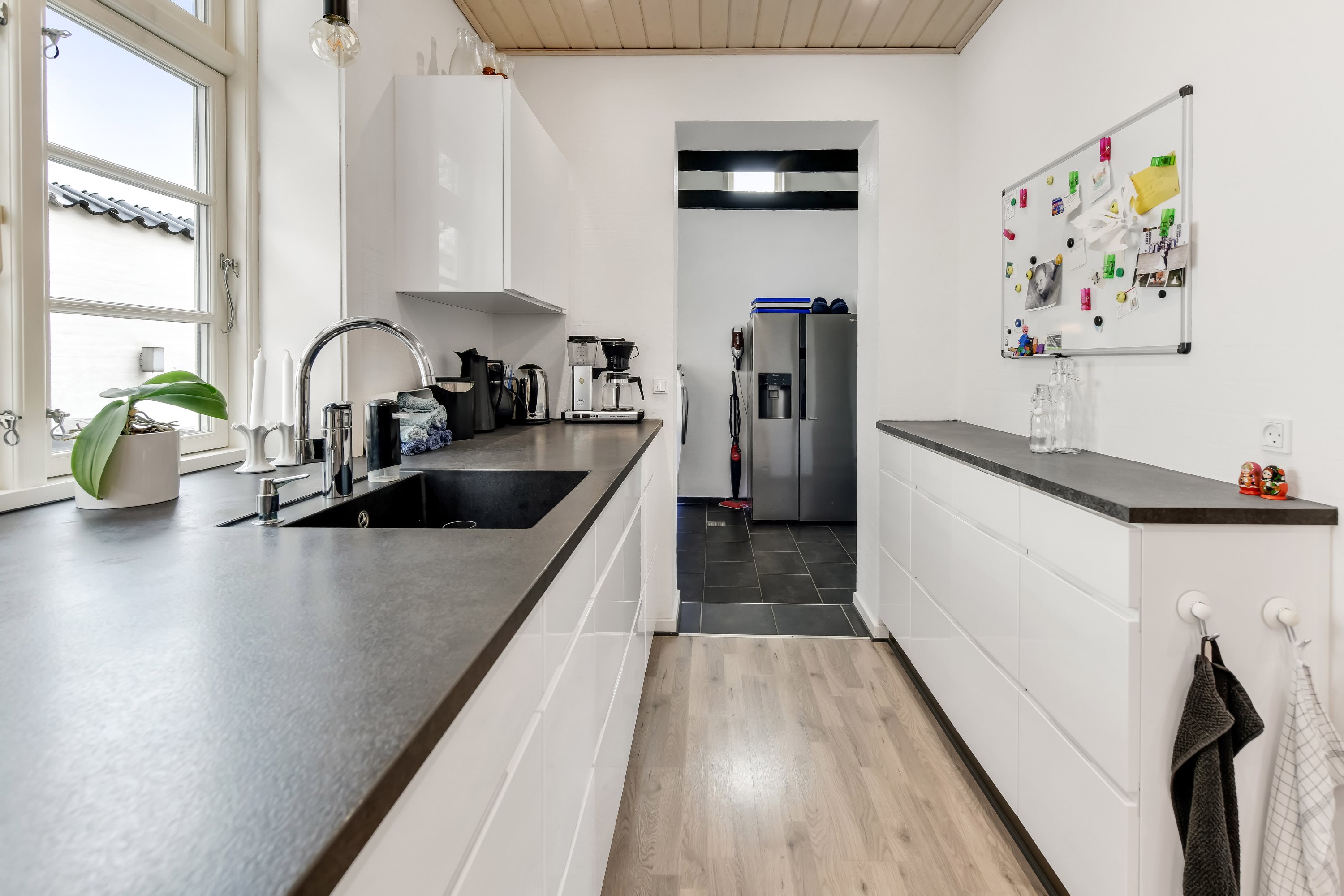 Fremhævet køkken billede i fuldskærmstilstand. Billede af Skolebakken 139, 6705 Esbjerg Ø