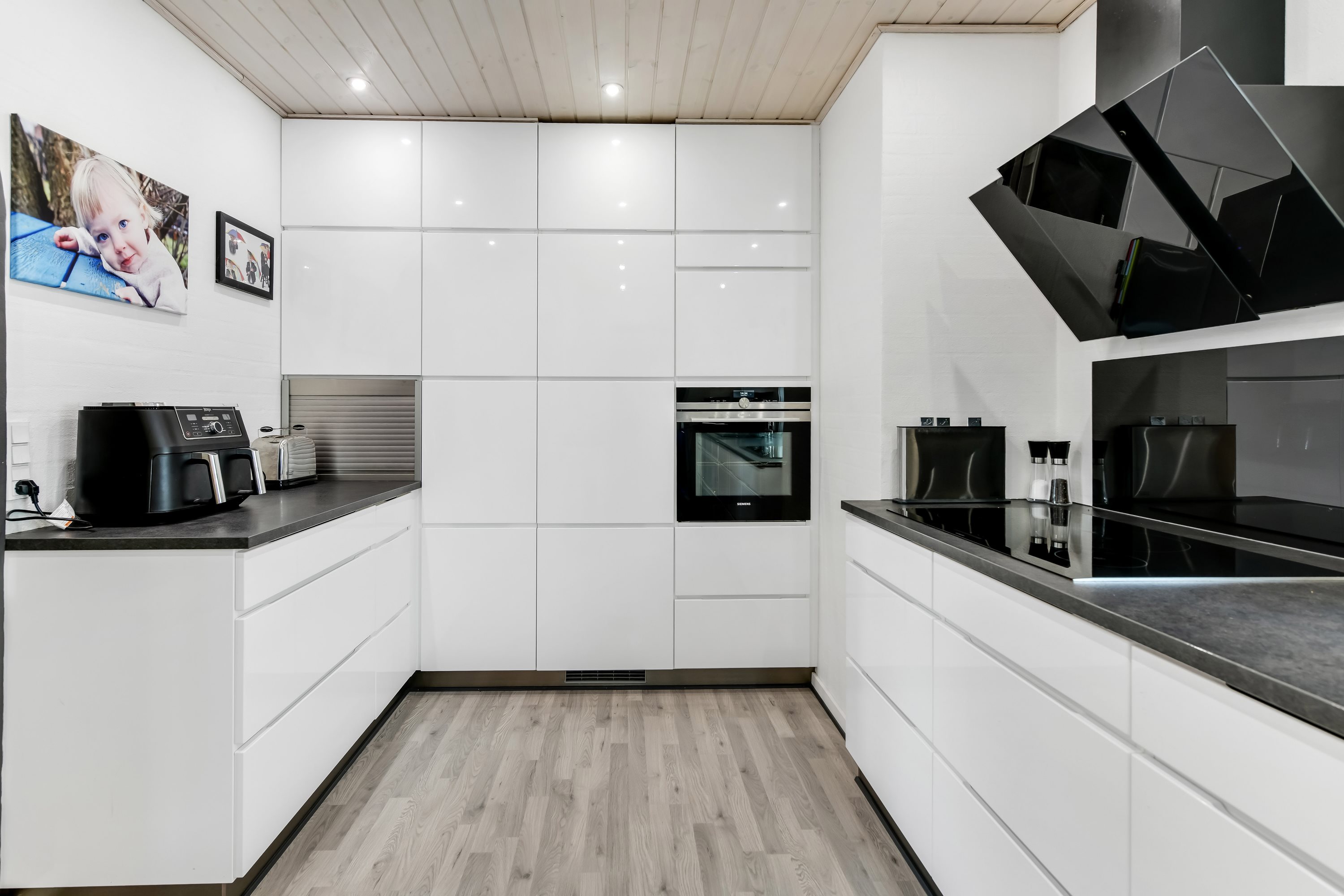 Miniaturebillede 1: køkken. Billede af Skolebakken 139, 6705 Esbjerg Ø